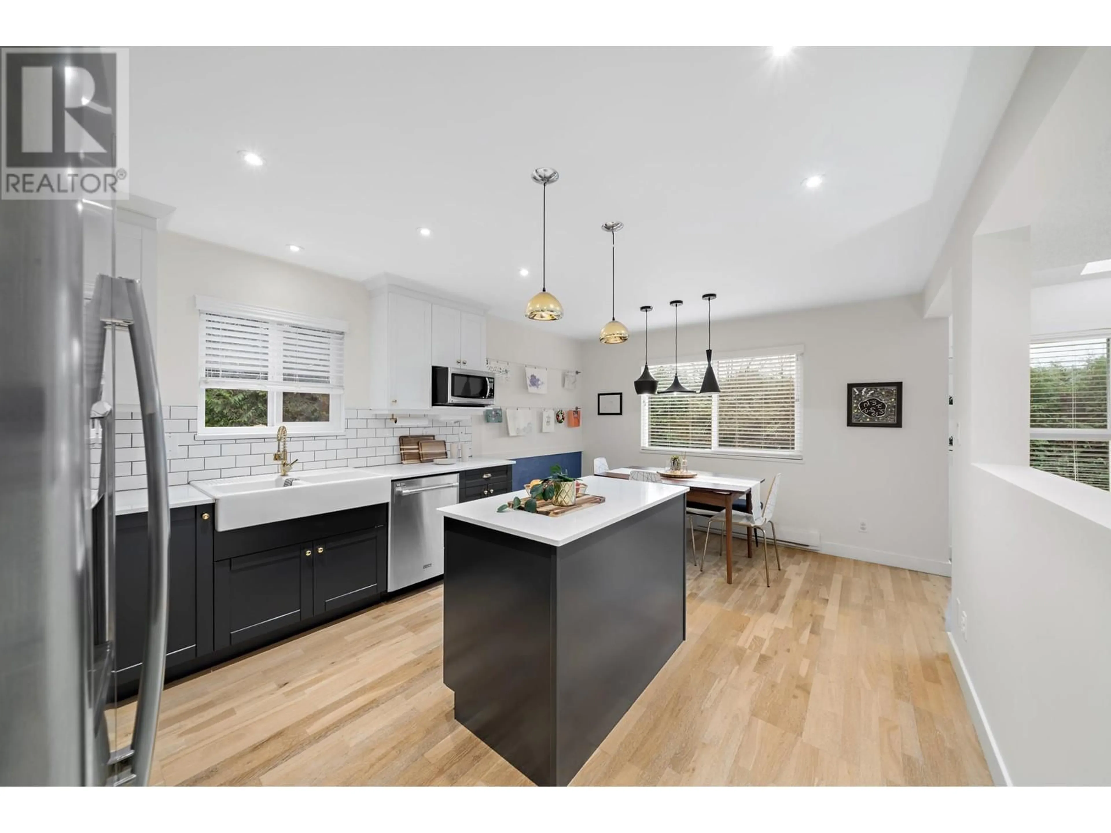 Open concept kitchen, unknown for 6 300 MAUDE ROAD, Port Moody British Columbia V3H2X6