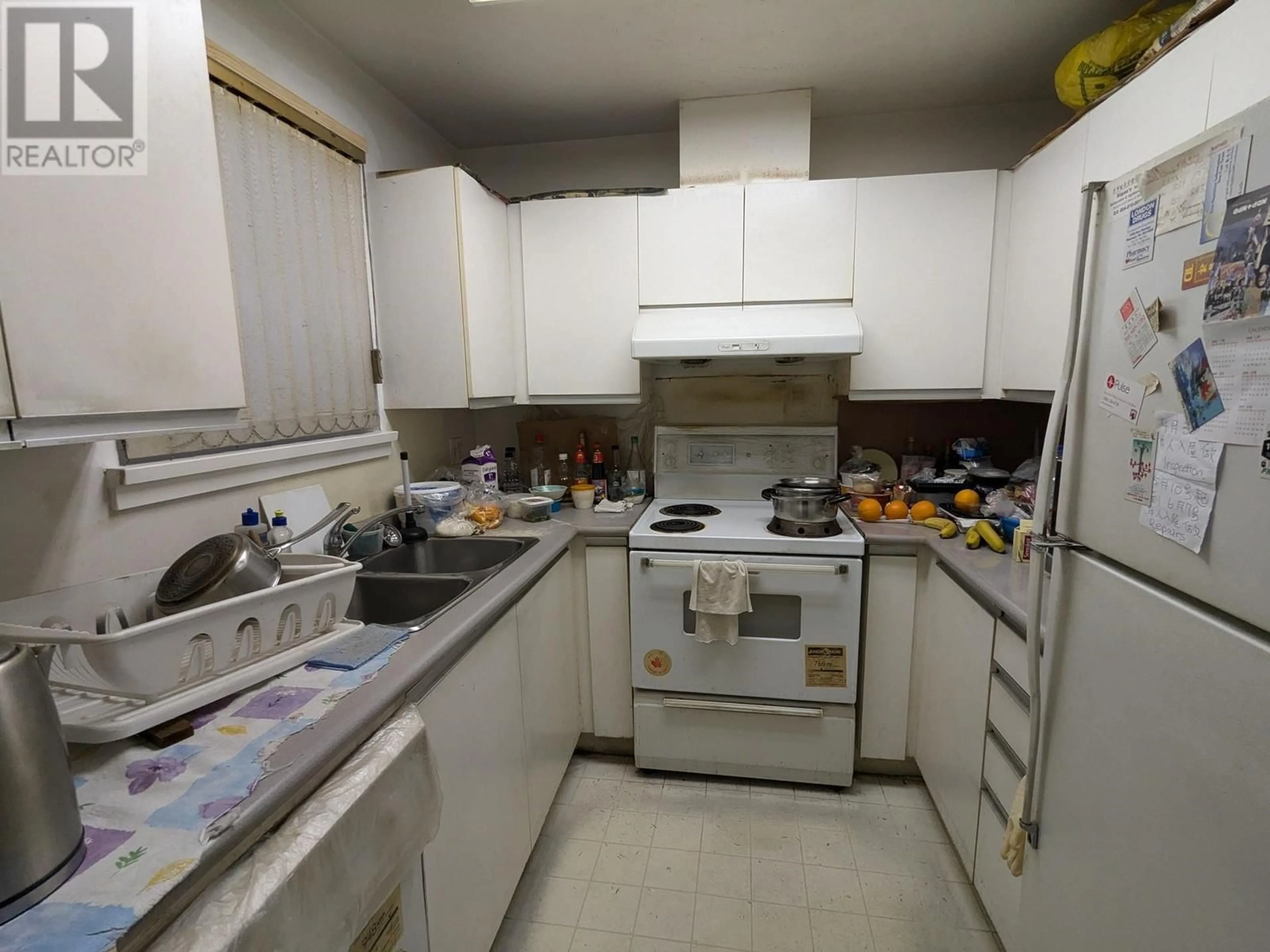 Standard kitchen, floor is not visible for 101 2533 PENTICTON STREET, Vancouver British Columbia V5M4T8