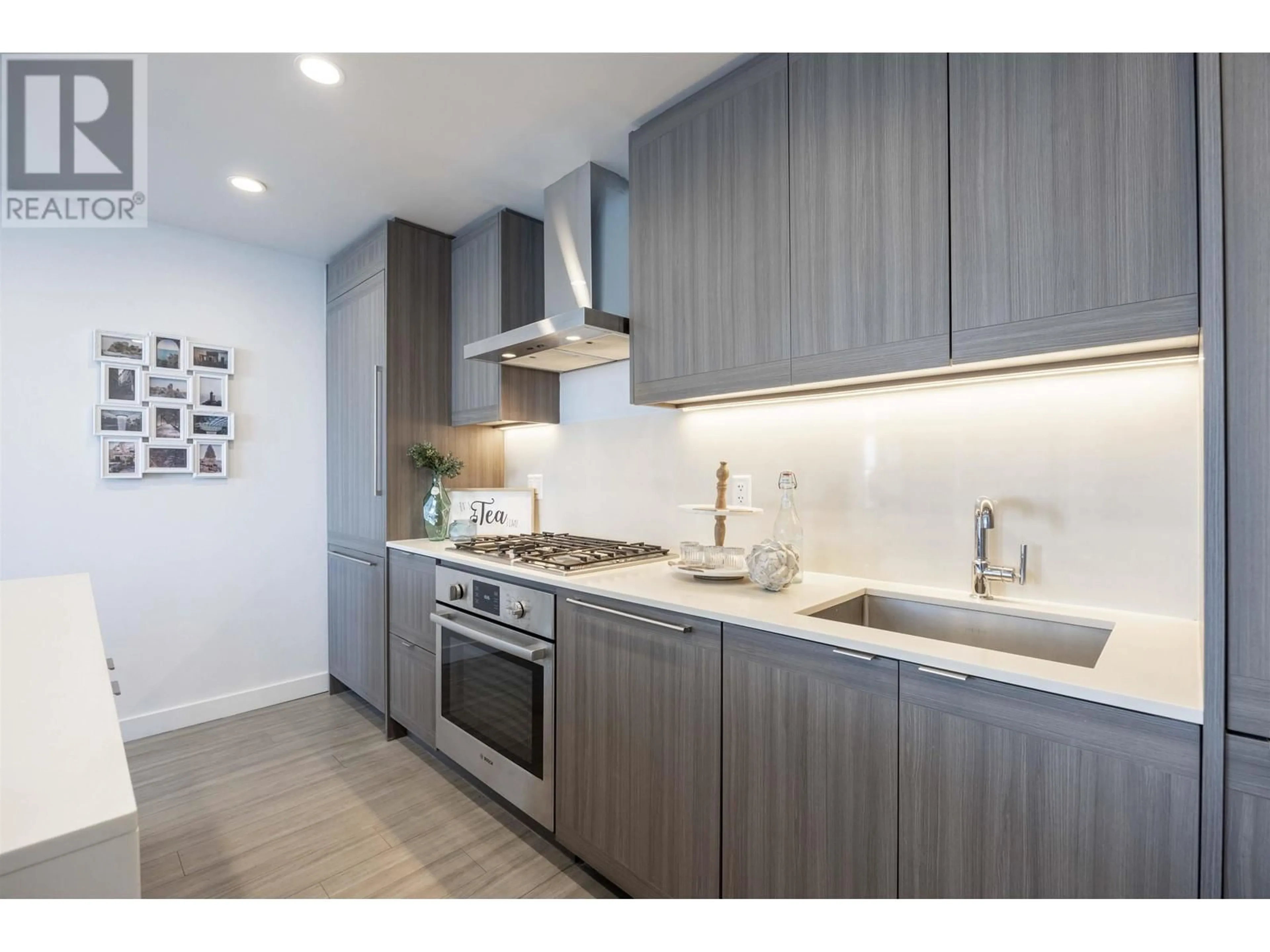 Unknown for 2702 - 2311 BETA AVENUE, Burnaby British Columbia V5C0M1