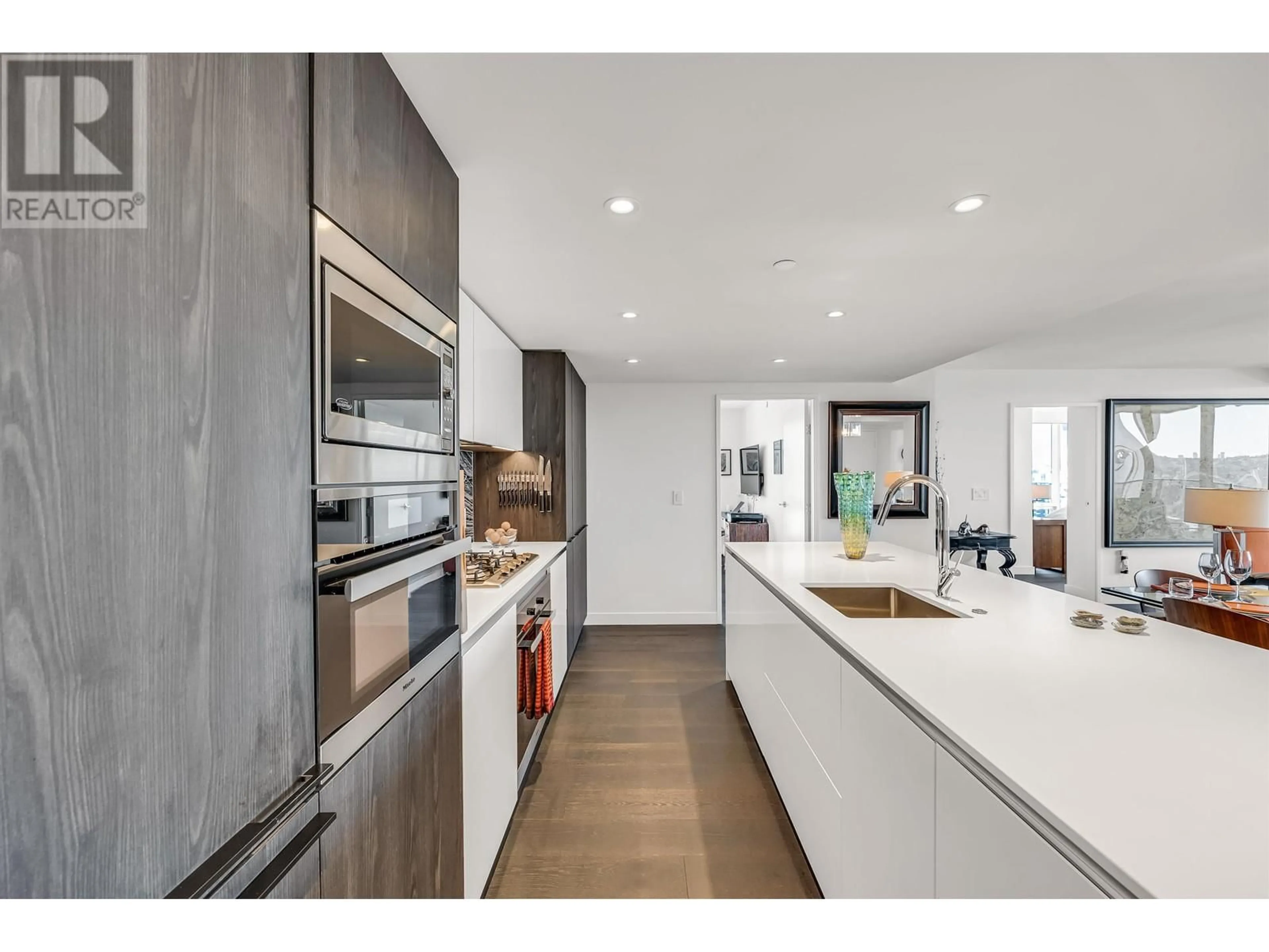 Open concept kitchen, unknown for 2803 1111 RICHARDS STREET, Vancouver British Columbia V6B0S3