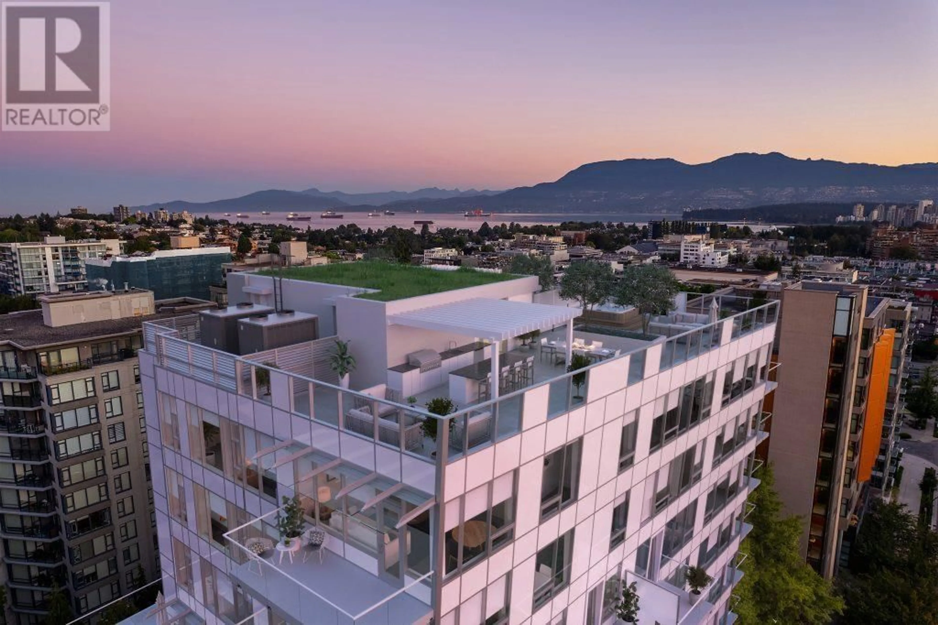 A pic from outside/outdoor area/front of a property/back of a property/a pic from drone, city buildings view from balcony for 605 2323 FIR STREET, Vancouver British Columbia V6J5J9