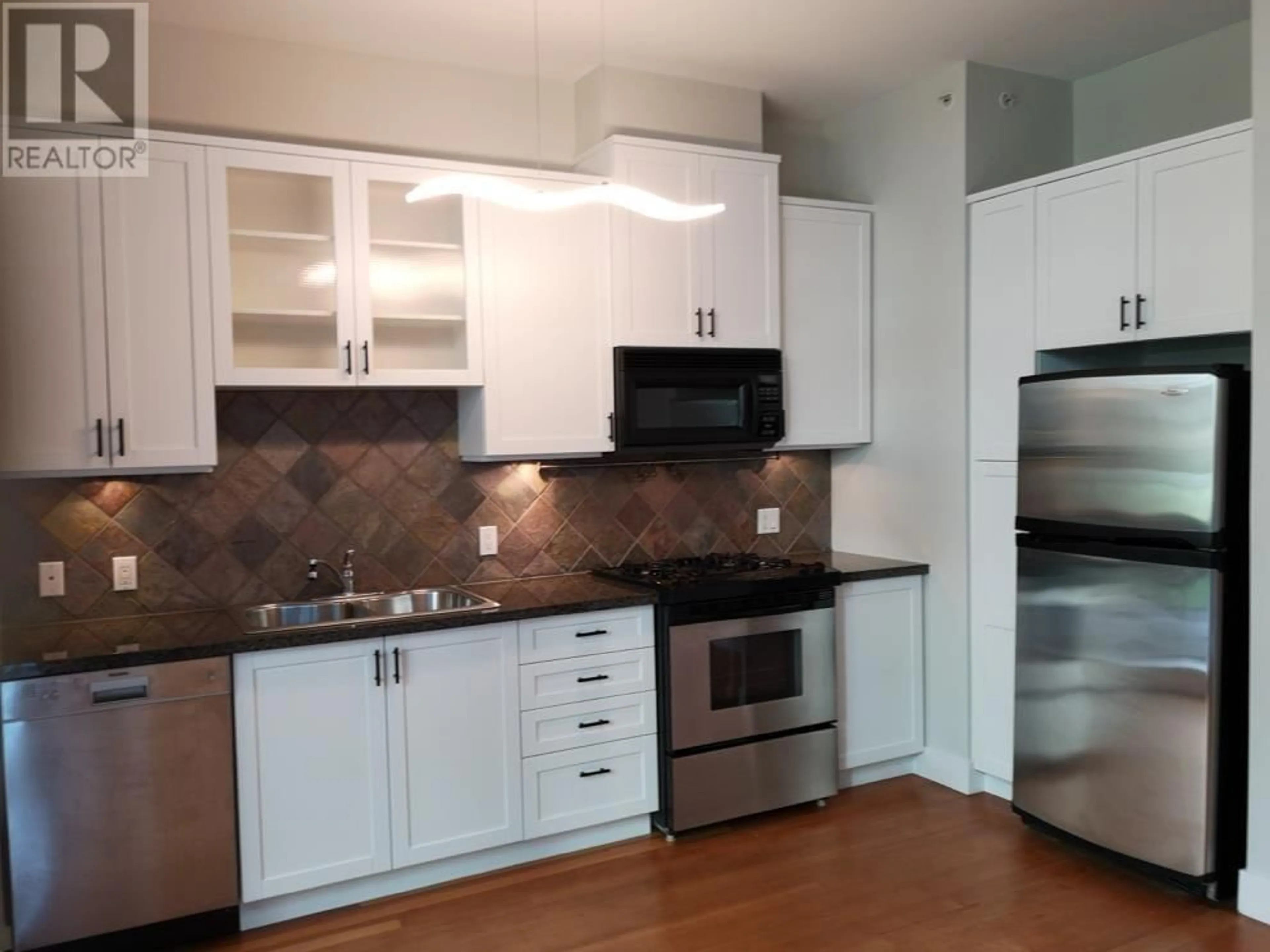 Standard kitchen, unknown for 112 8988 HUDSON STREET, Vancouver British Columbia V6P6Z1