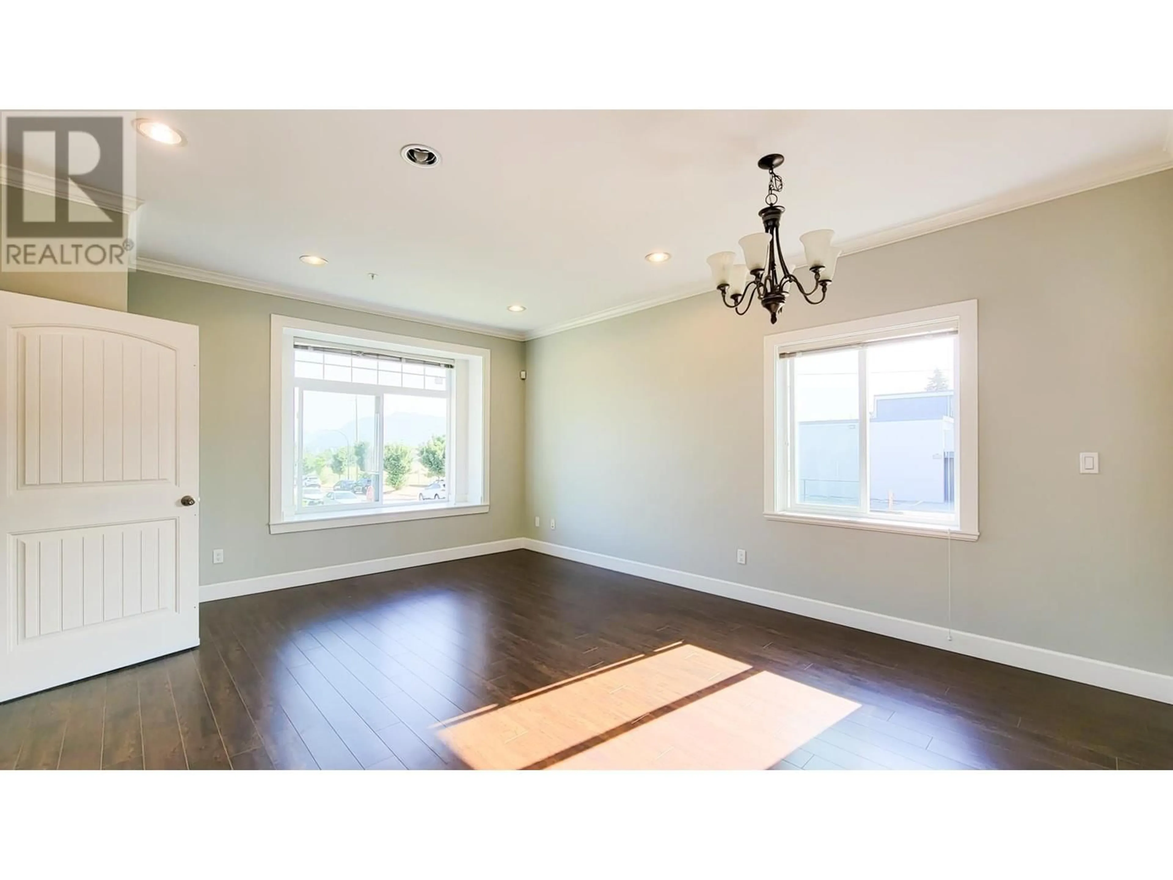 A pic of a room for 3096 26TH AVENUE, Vancouver British Columbia V5R1L6