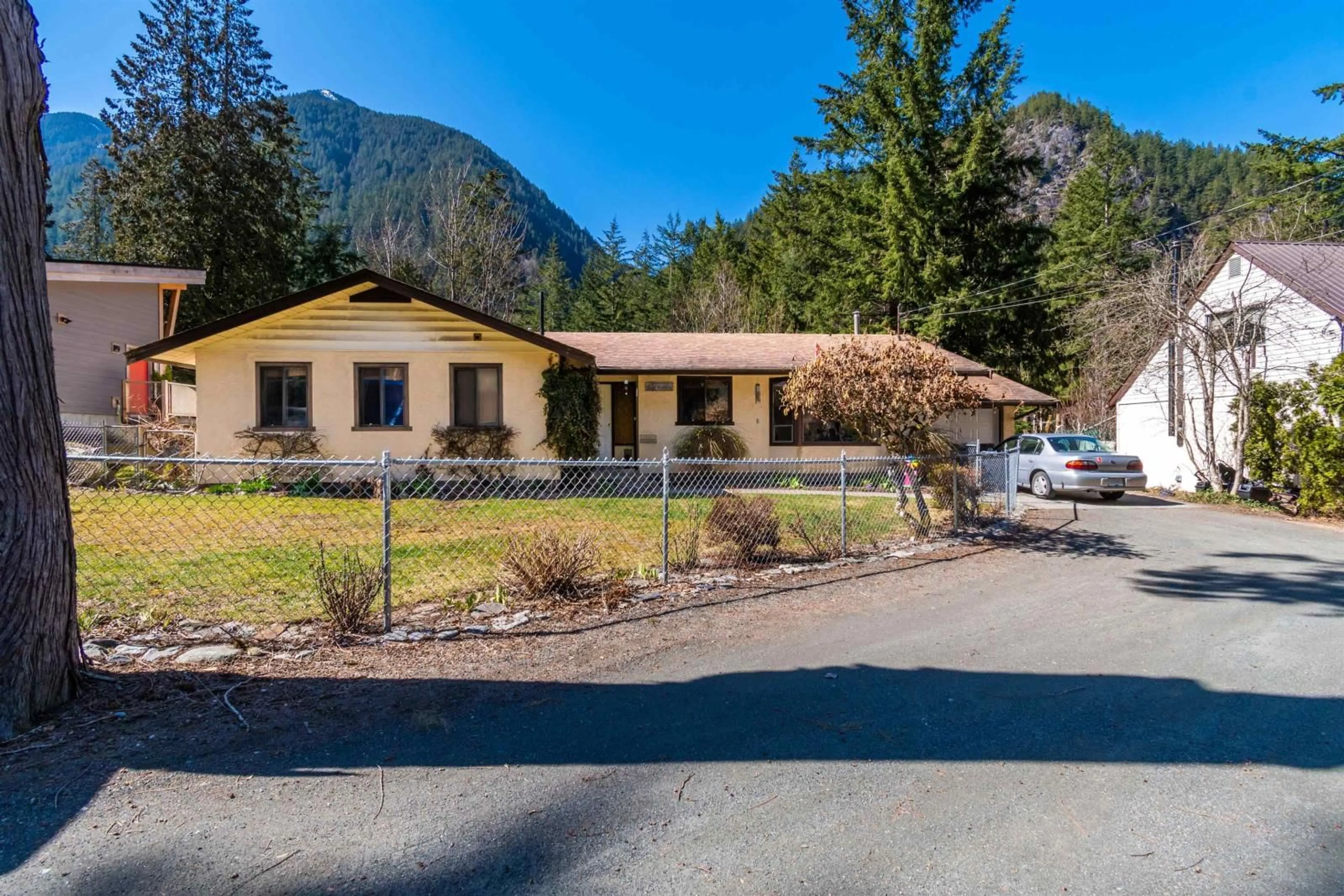 A pic from outside/outdoor area/front of a property/back of a property/a pic from drone, mountain view for 19575 SILVERHOPE ROAD|Hope, Hope British Columbia V0X1L2