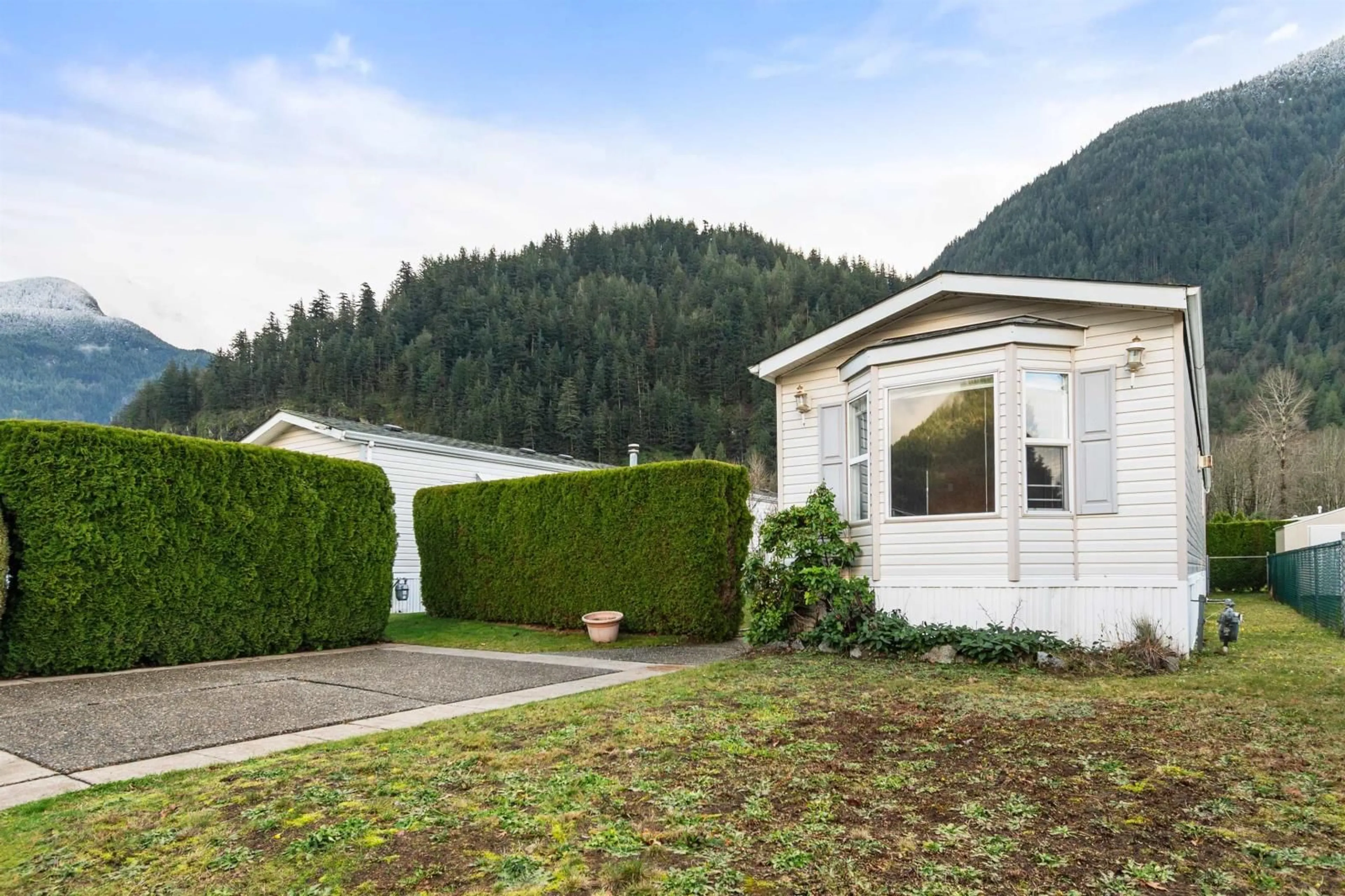 Home with vinyl exterior material, mountain view for 21 - 62790 FLOOD HOPE ROAD, Hope British Columbia V0X1L2