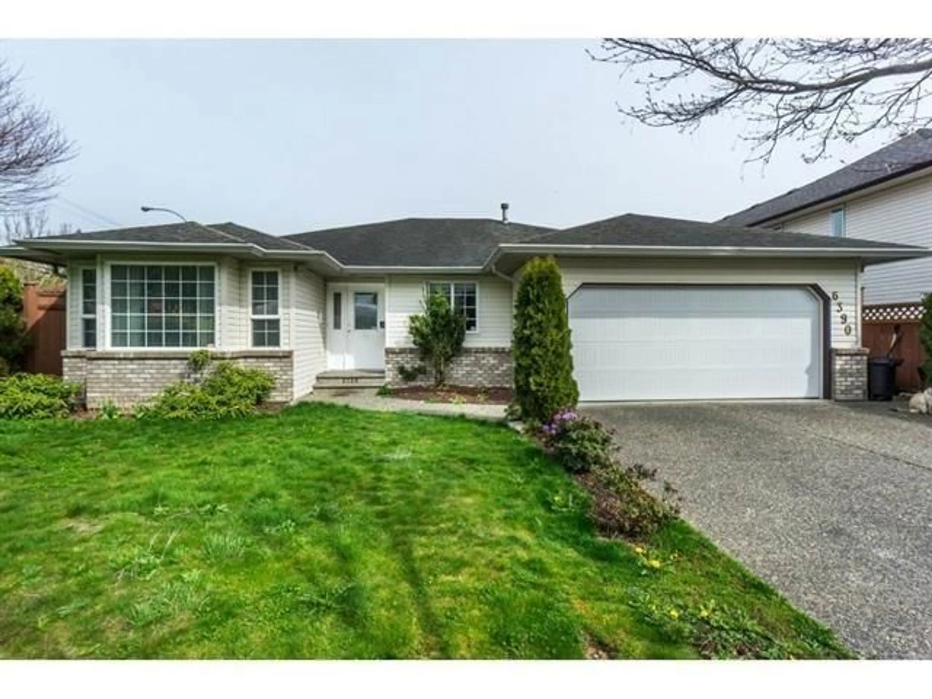 Home with vinyl exterior material, street for 6390 SELKIRK STREET|Sardis South, Chilliwack British Columbia V2R2L7