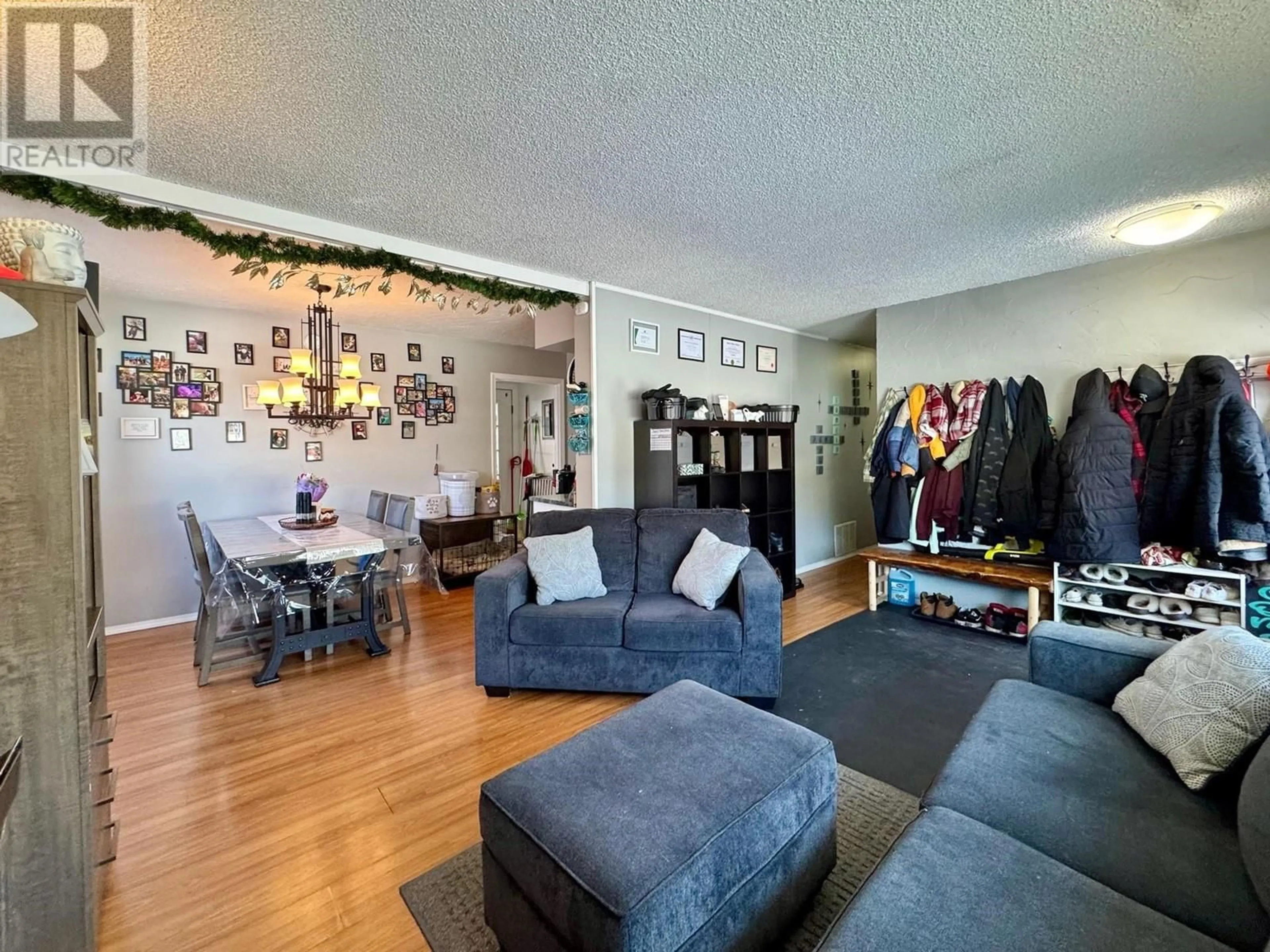 Living room with furniture, unknown for 768 PIGEON AVENUE, Williams Lake British Columbia V2G3Y7