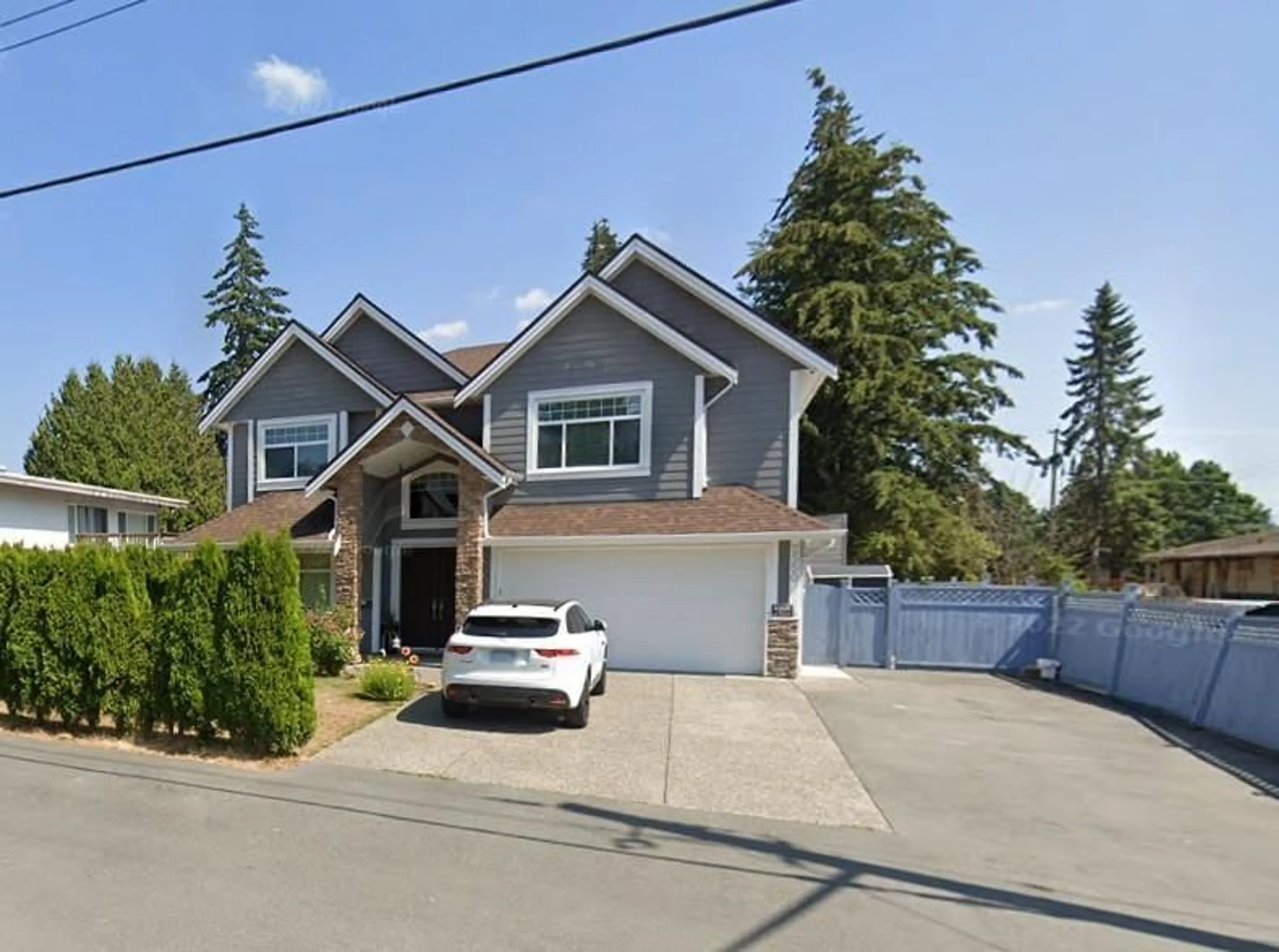 Home with vinyl exterior material, street for 2550 MINTER STREET, Abbotsford British Columbia V2T3K2