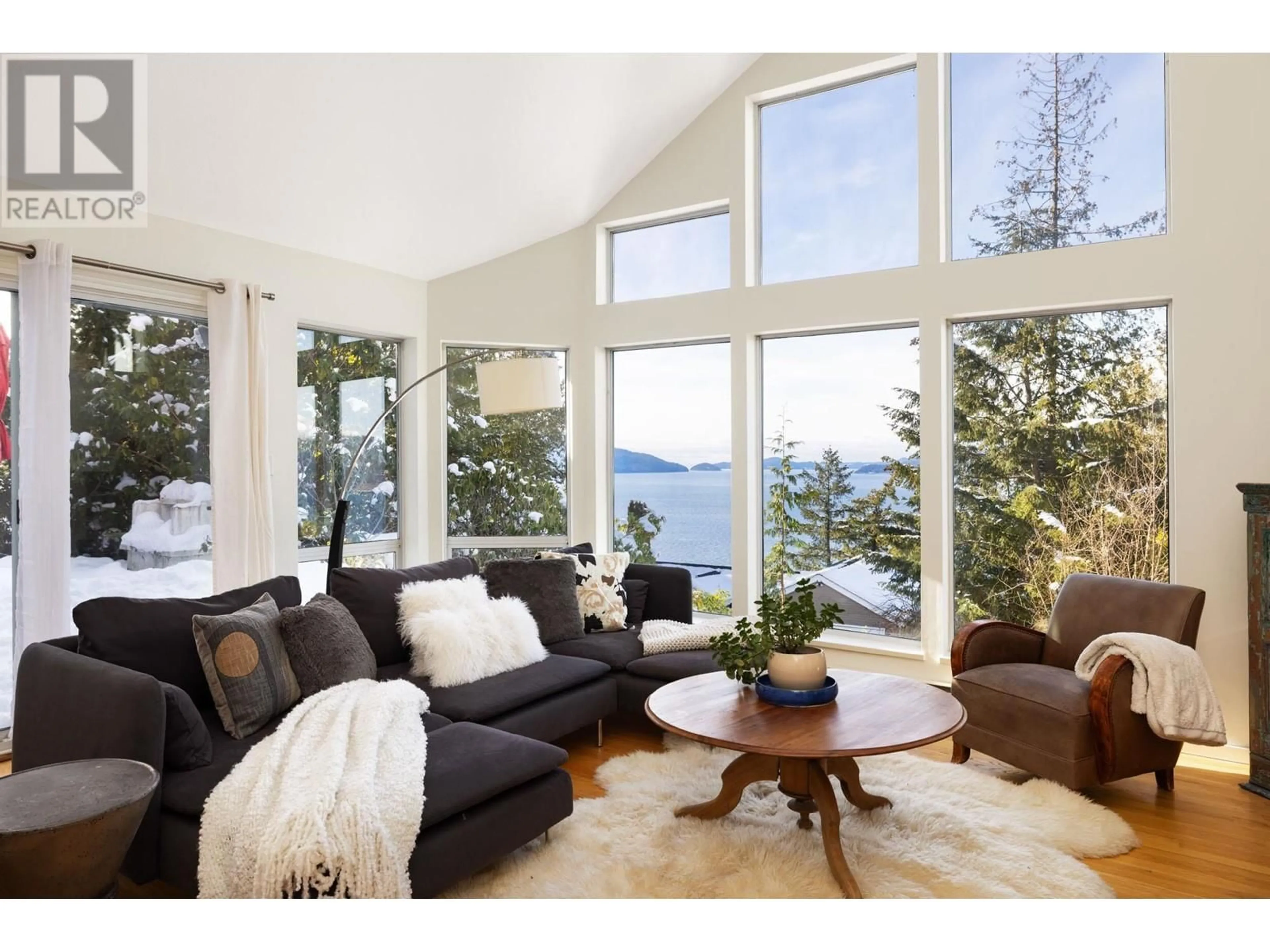 Living room with furniture, unknown for 110 KELVIN GROVE WAY, Lions Bay British Columbia V0N2E0