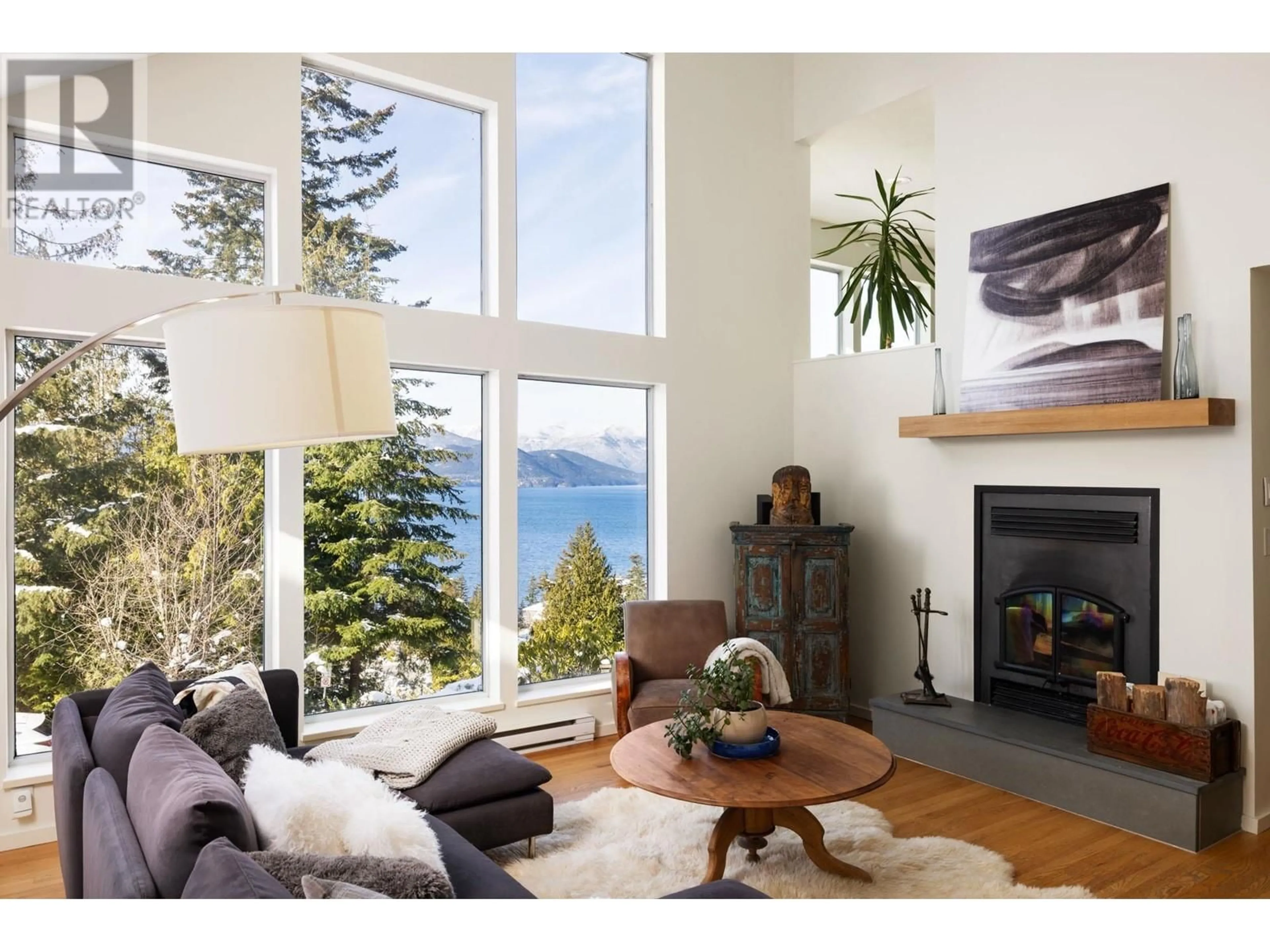 Living room with furniture, unknown for 110 KELVIN GROVE WAY, Lions Bay British Columbia V0N2E0