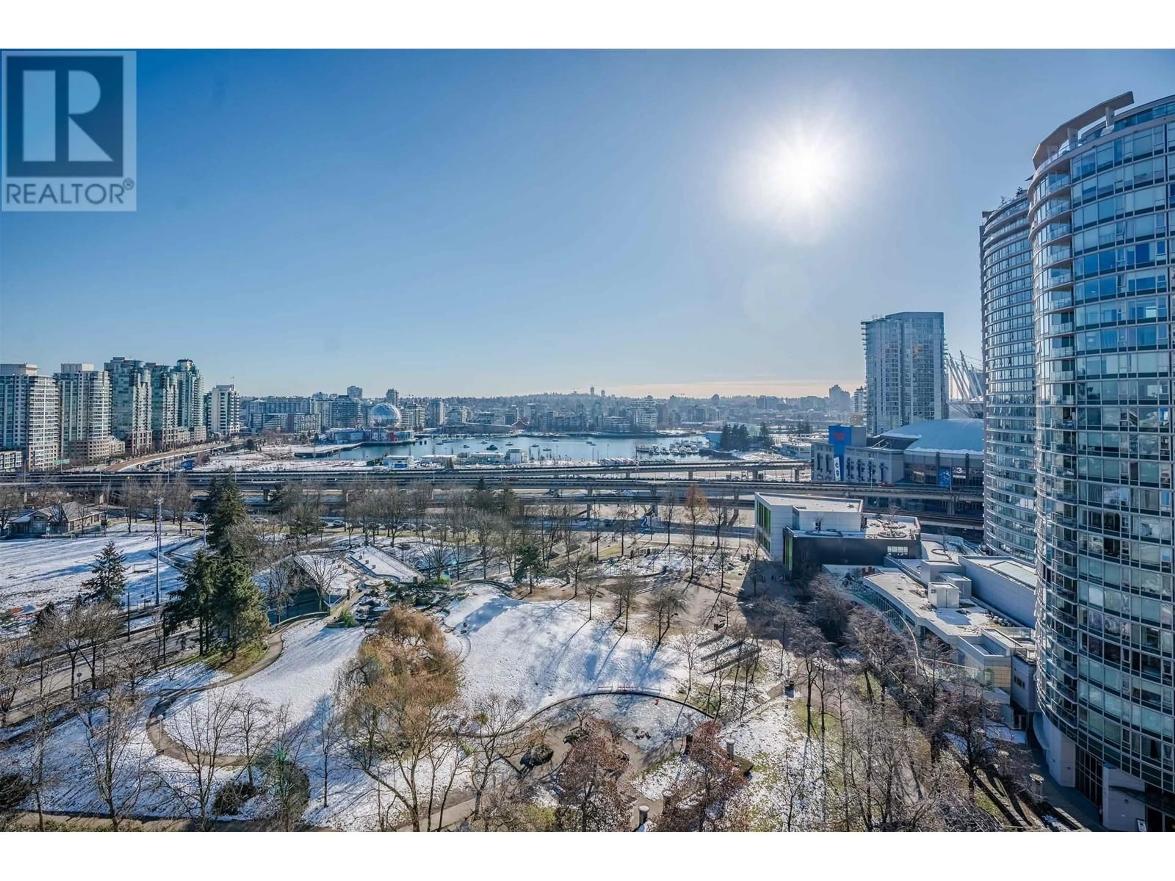 A pic from outside/outdoor area/front of a property/back of a property/a pic from drone, city buildings view from balcony for 1810 550 TAYLOR STREET, Vancouver British Columbia V6B1R1