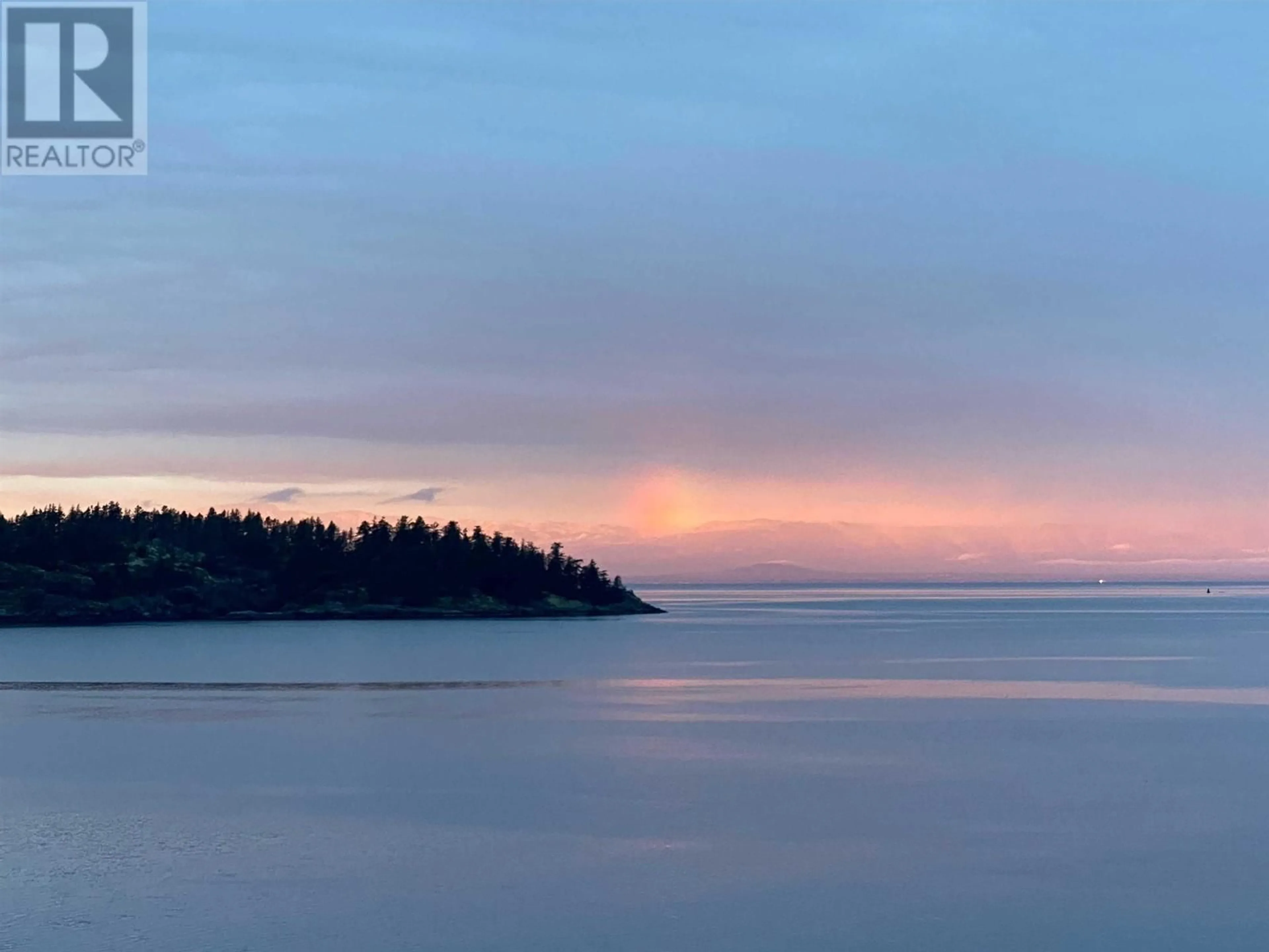 Blurry image for 8323 REDROOFFS ROAD, Halfmoon Bay British Columbia V7Z1E4