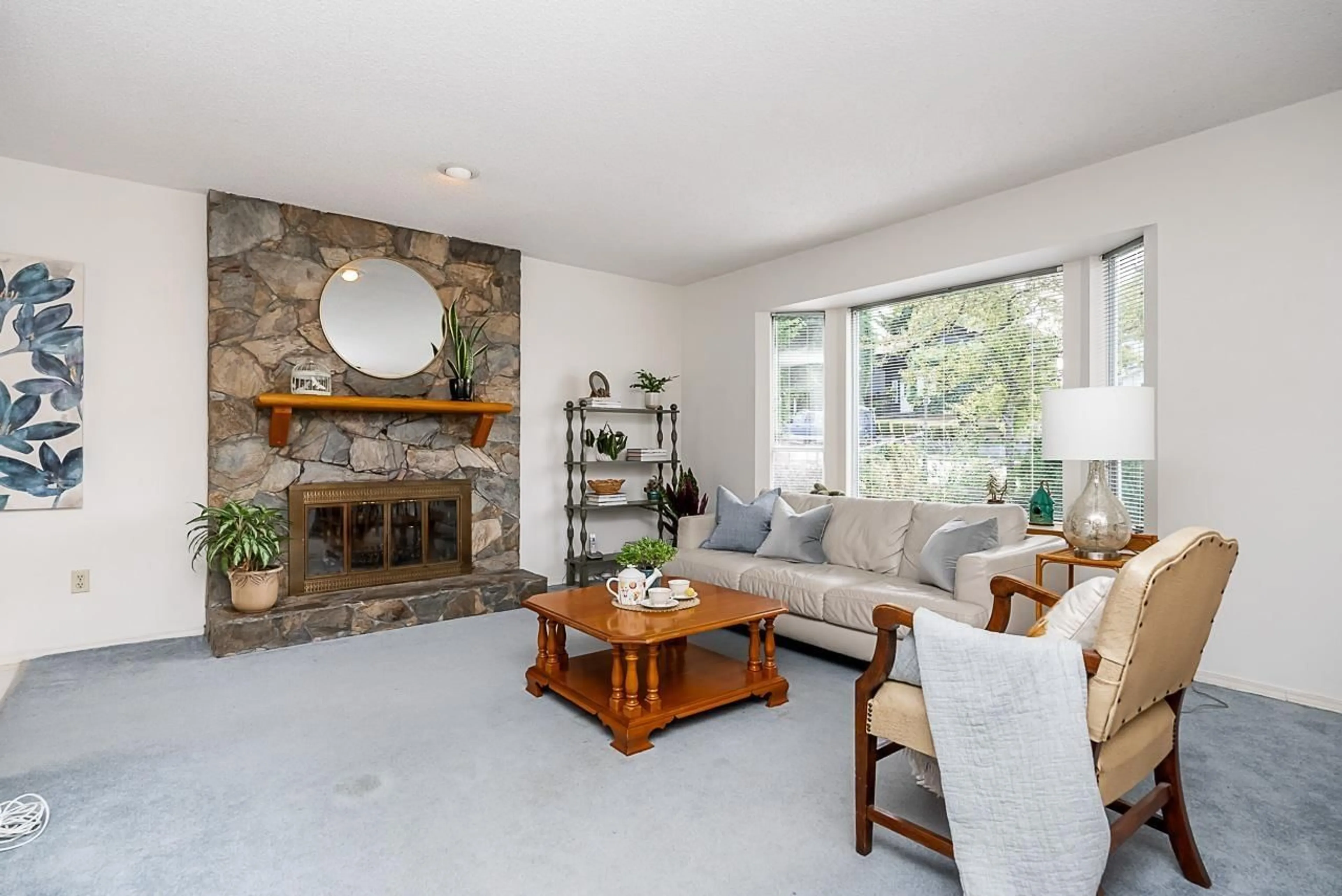 Living room with furniture, ceramic/tile floor for 9328 213 STREET, Langley British Columbia V1M1P6