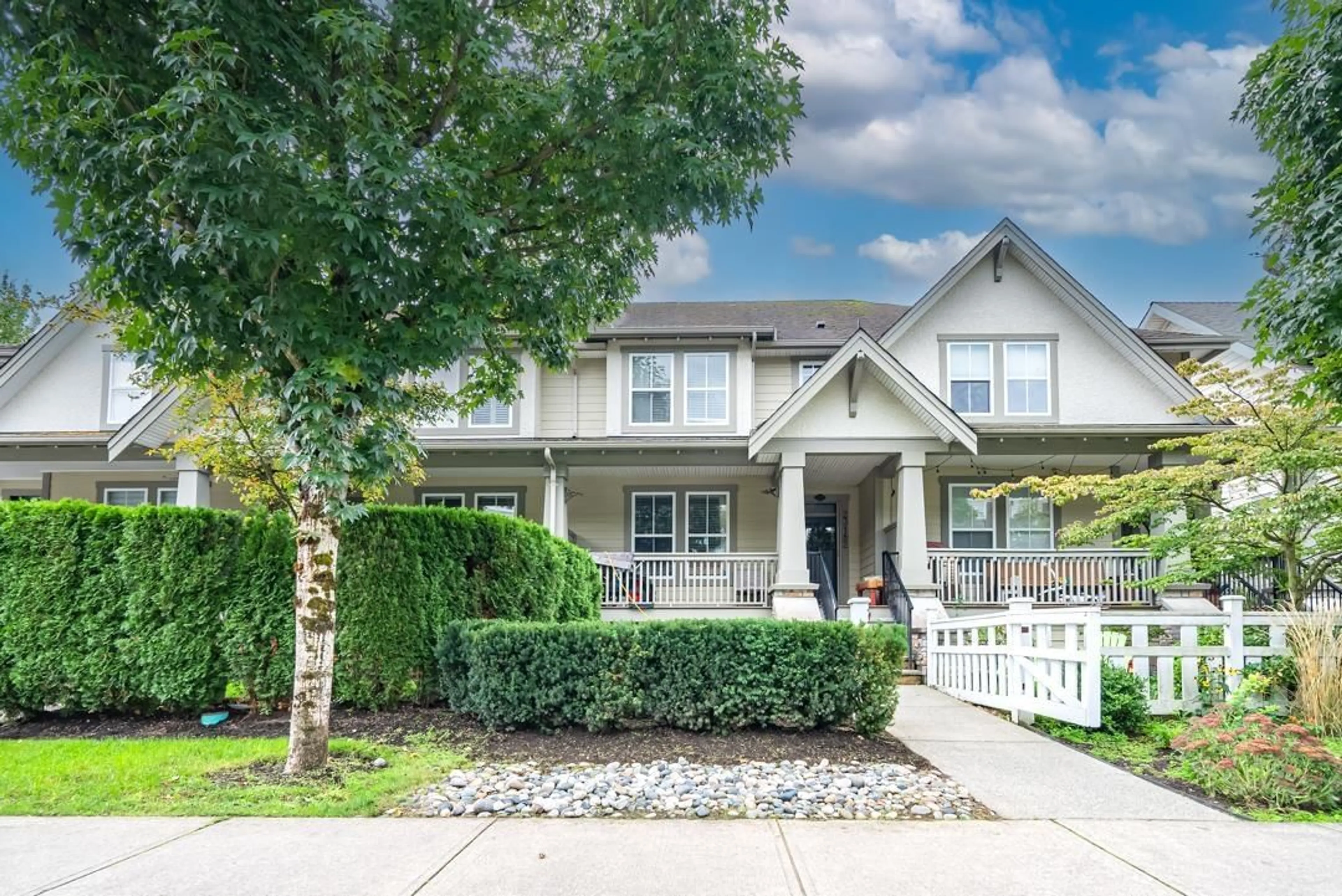 Home with vinyl exterior material, street for 23182 BILLY BROWN, Langley British Columbia V1M4G1