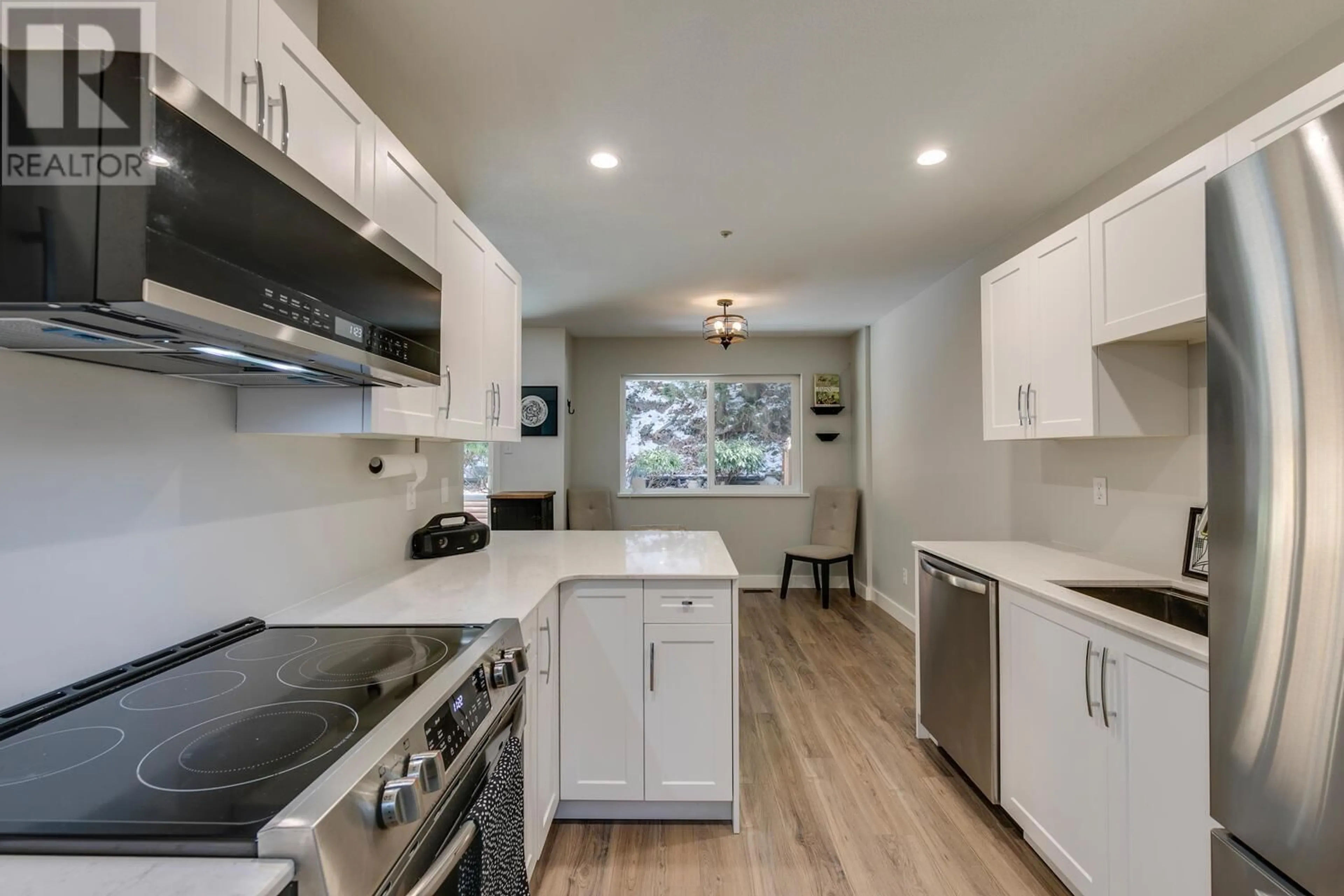 Open concept kitchen, unknown for 24 2401 MAMQUAM ROAD, Squamish British Columbia V8B0H6