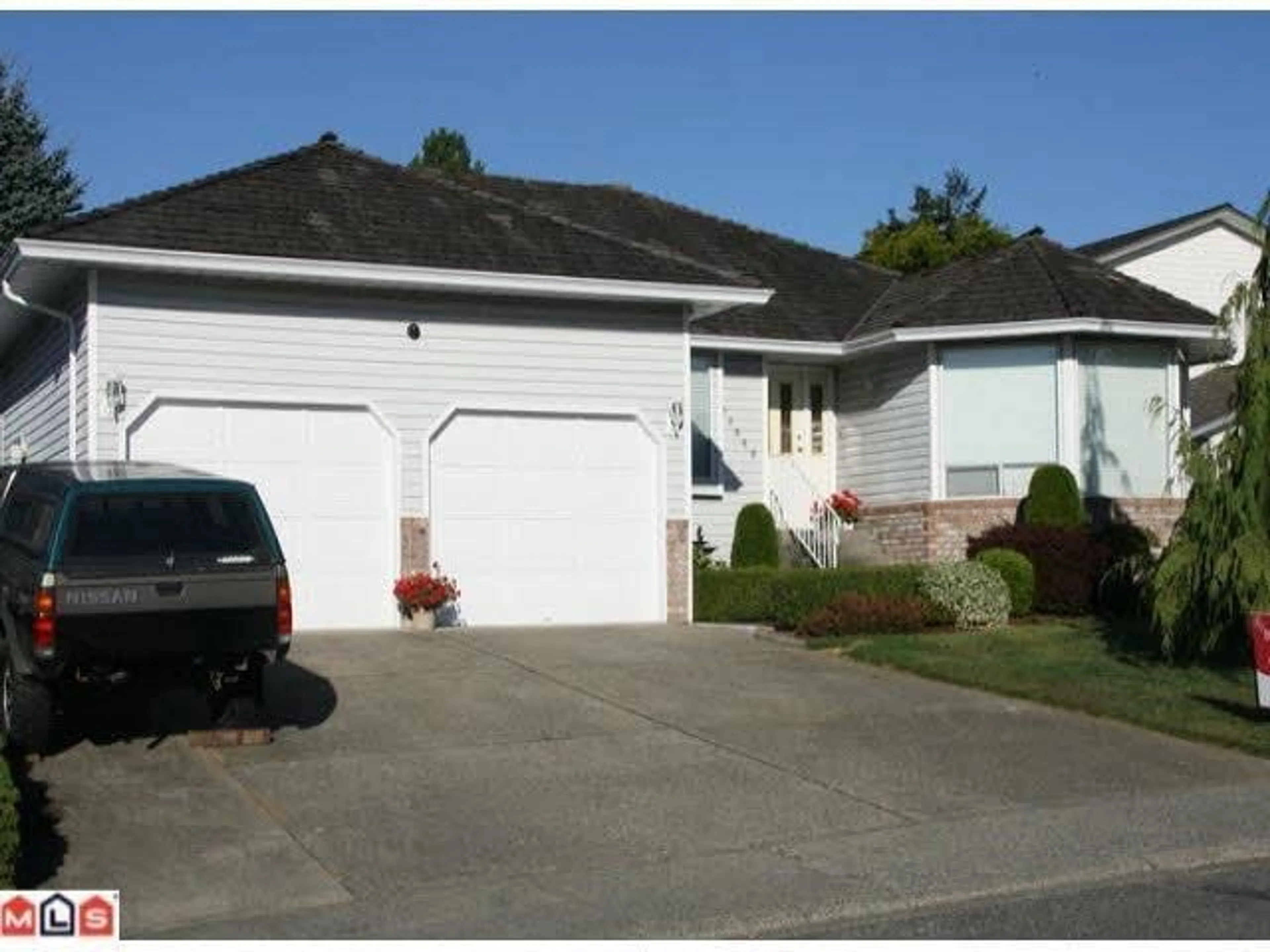 Home with vinyl exterior material, street for 32069 CLINTON AVENUE, Abbotsford British Columbia V2T5B7