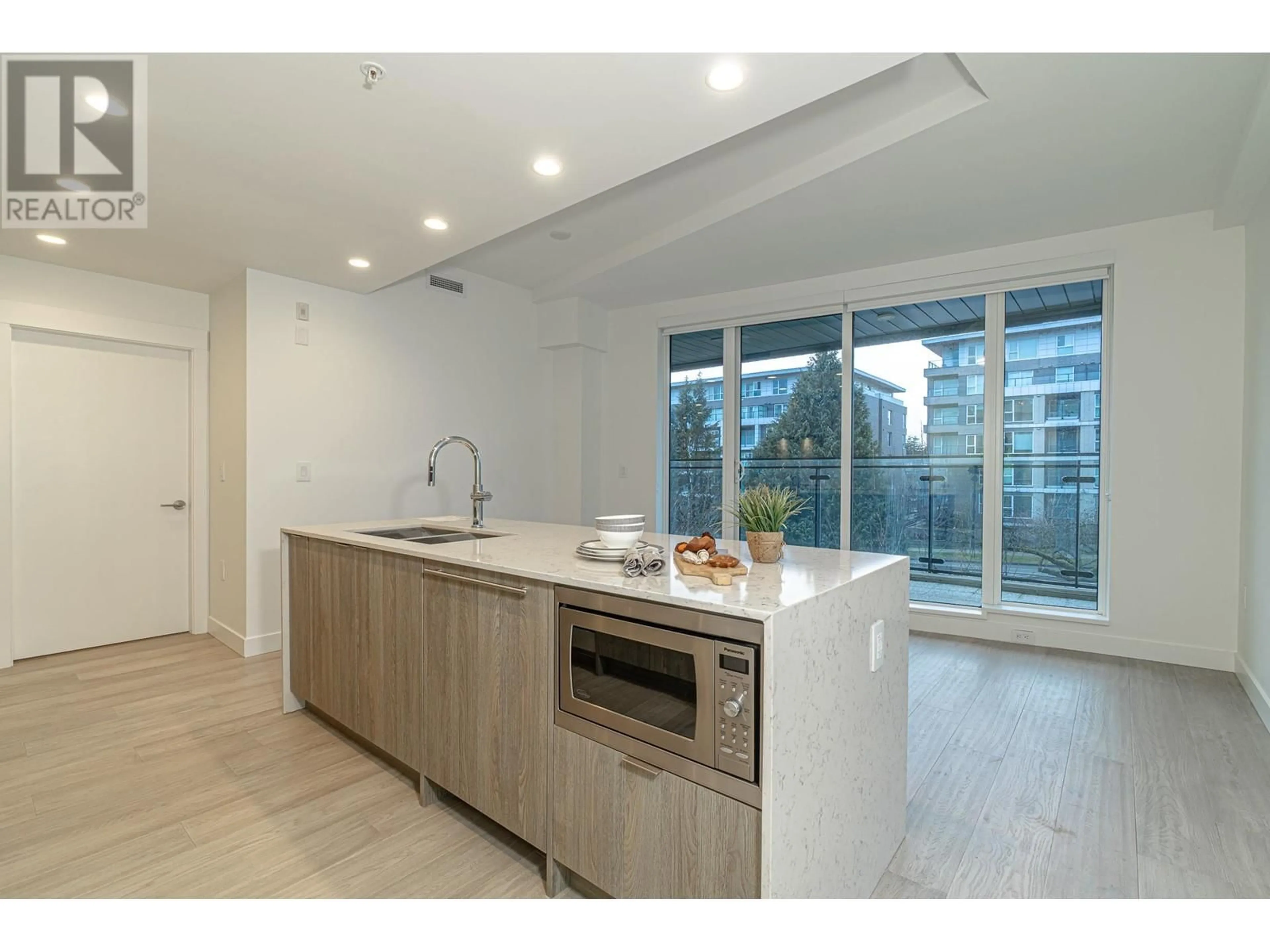 Open concept kitchen, unknown for 306 7638 CAMBIE STREET, Vancouver British Columbia V6P3H7