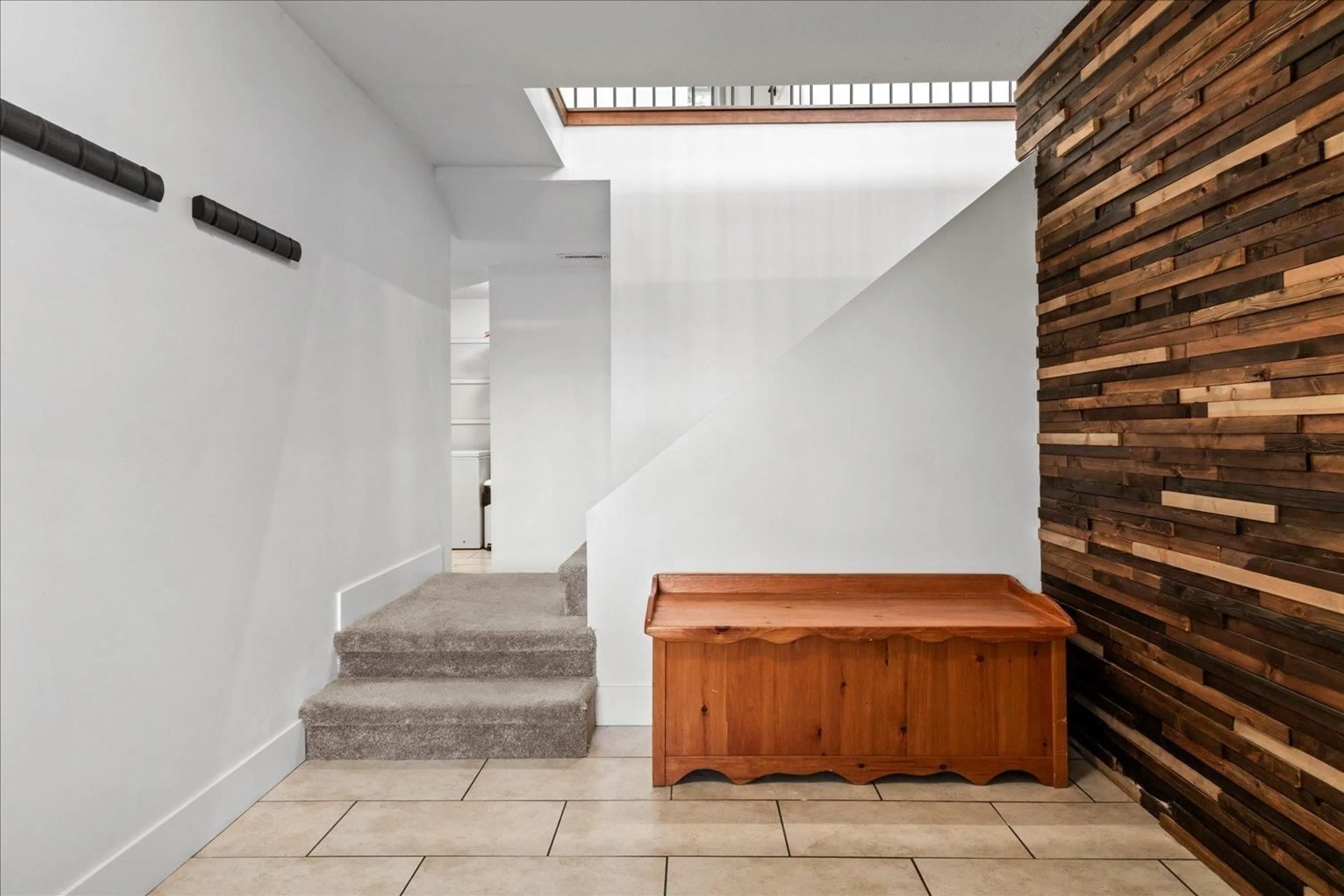 Indoor foyer for 47838 LINDELL ROAD, Ryder Lake British Columbia V2R4S4