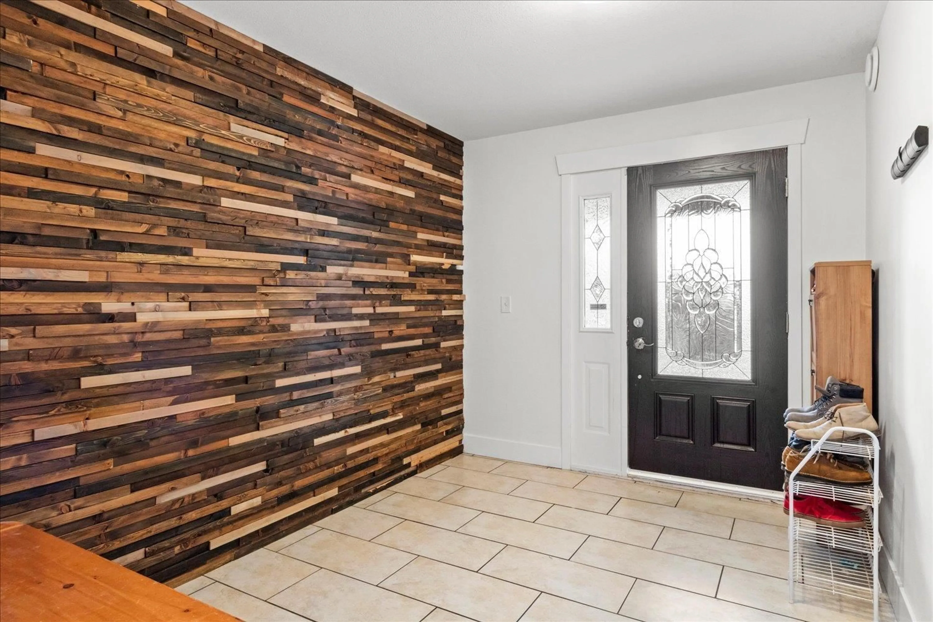 Indoor entryway for 47838 LINDELL ROAD|East Chilliwack, Ryder Lake British Columbia V2R4S4