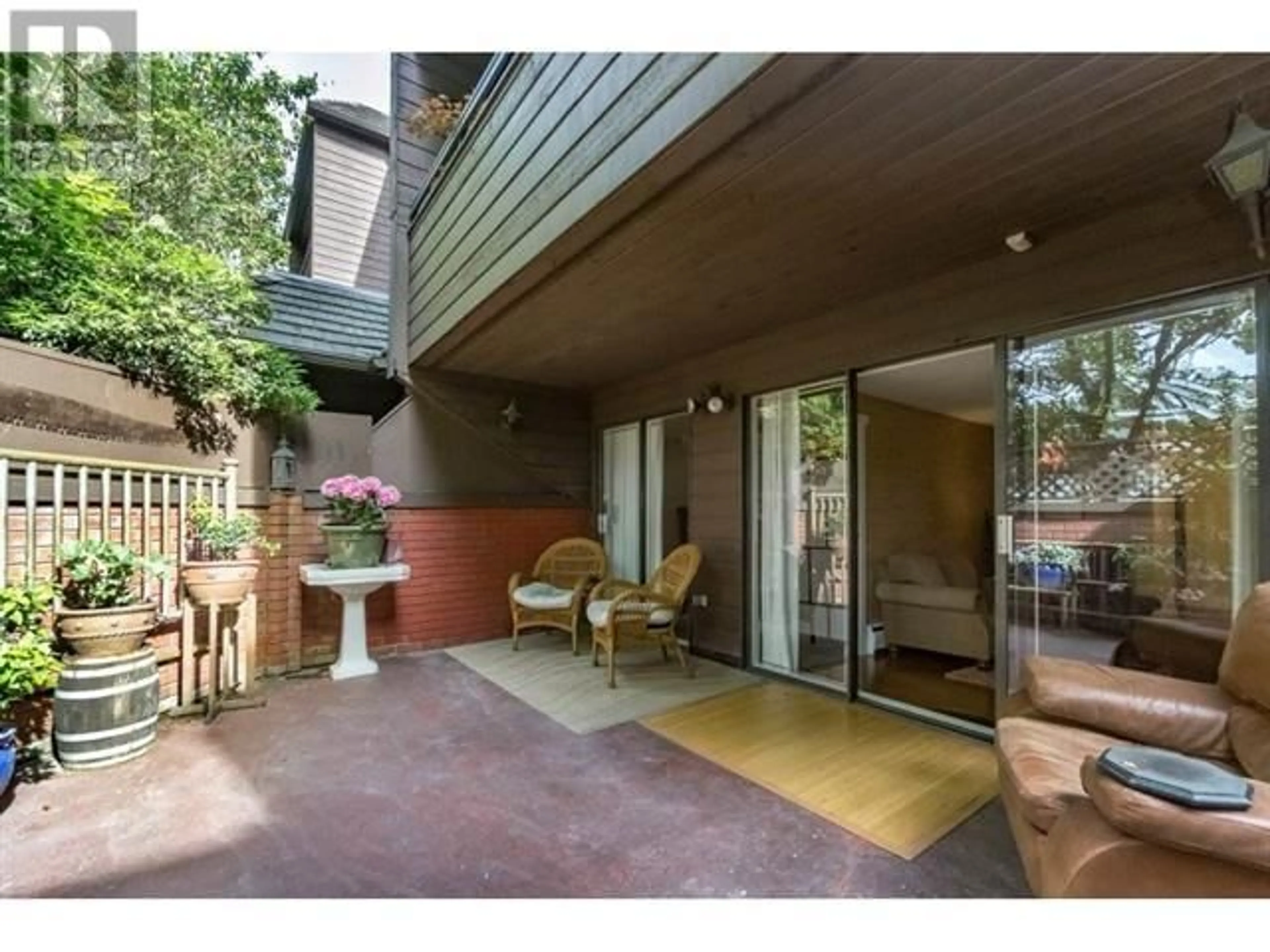 Patio, street for 112 1720 W 12TH AVENUE, Vancouver British Columbia V6J2E6