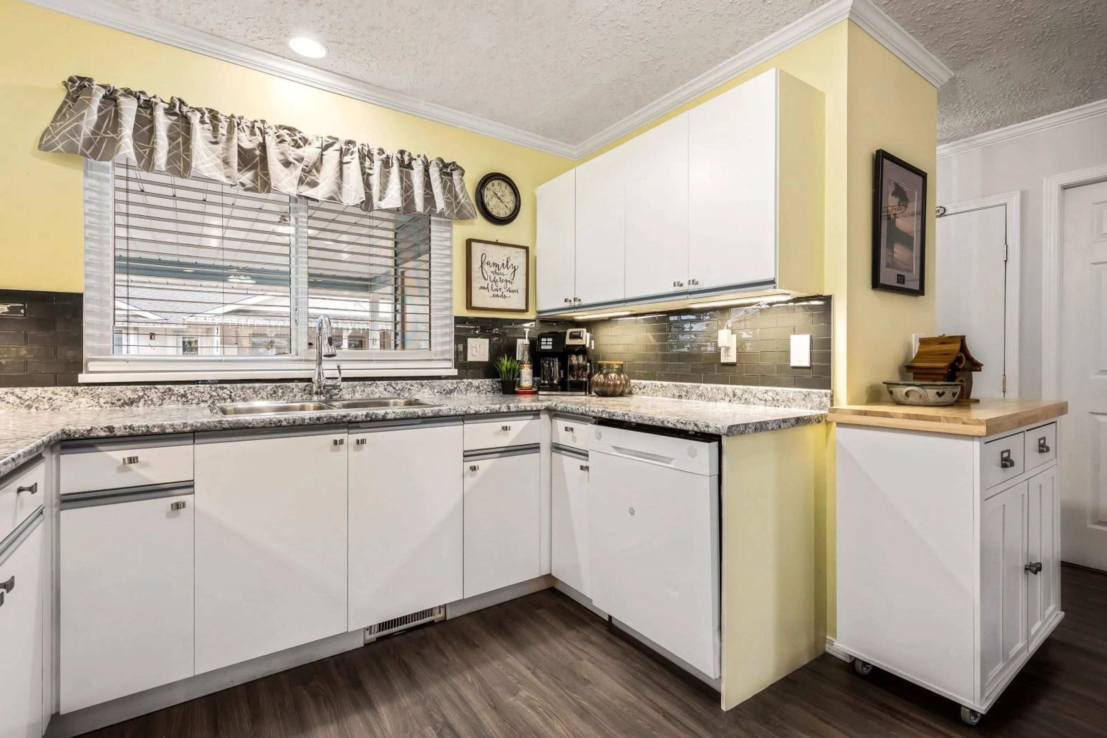 Open concept kitchen, unknown for 252 7610 EVANS ROAD|Sardis West Vedder, Chilliwack British Columbia V2R3S9