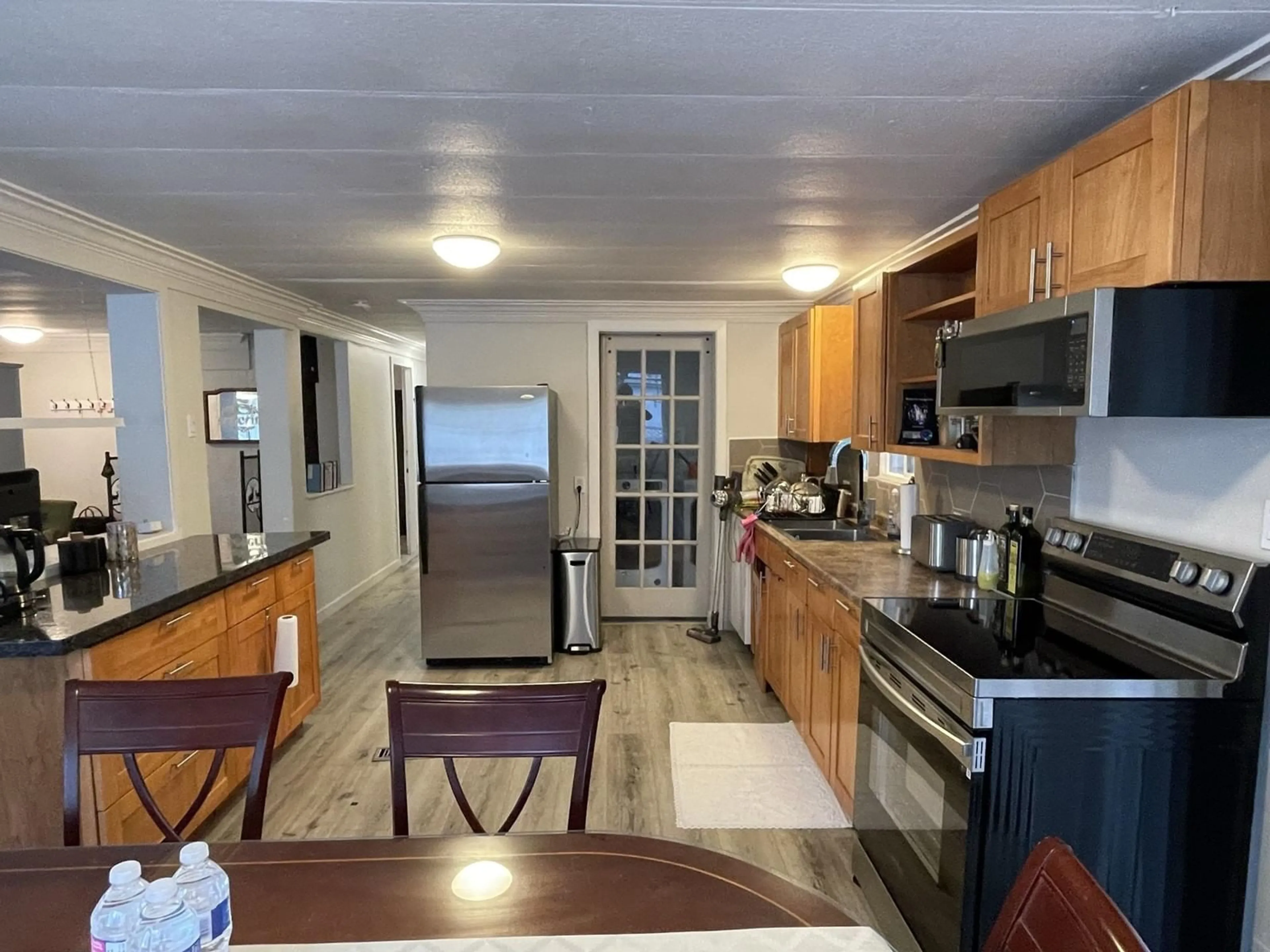 Open concept kitchen, unknown for 2361 200, Langley British Columbia V2Z1Y5