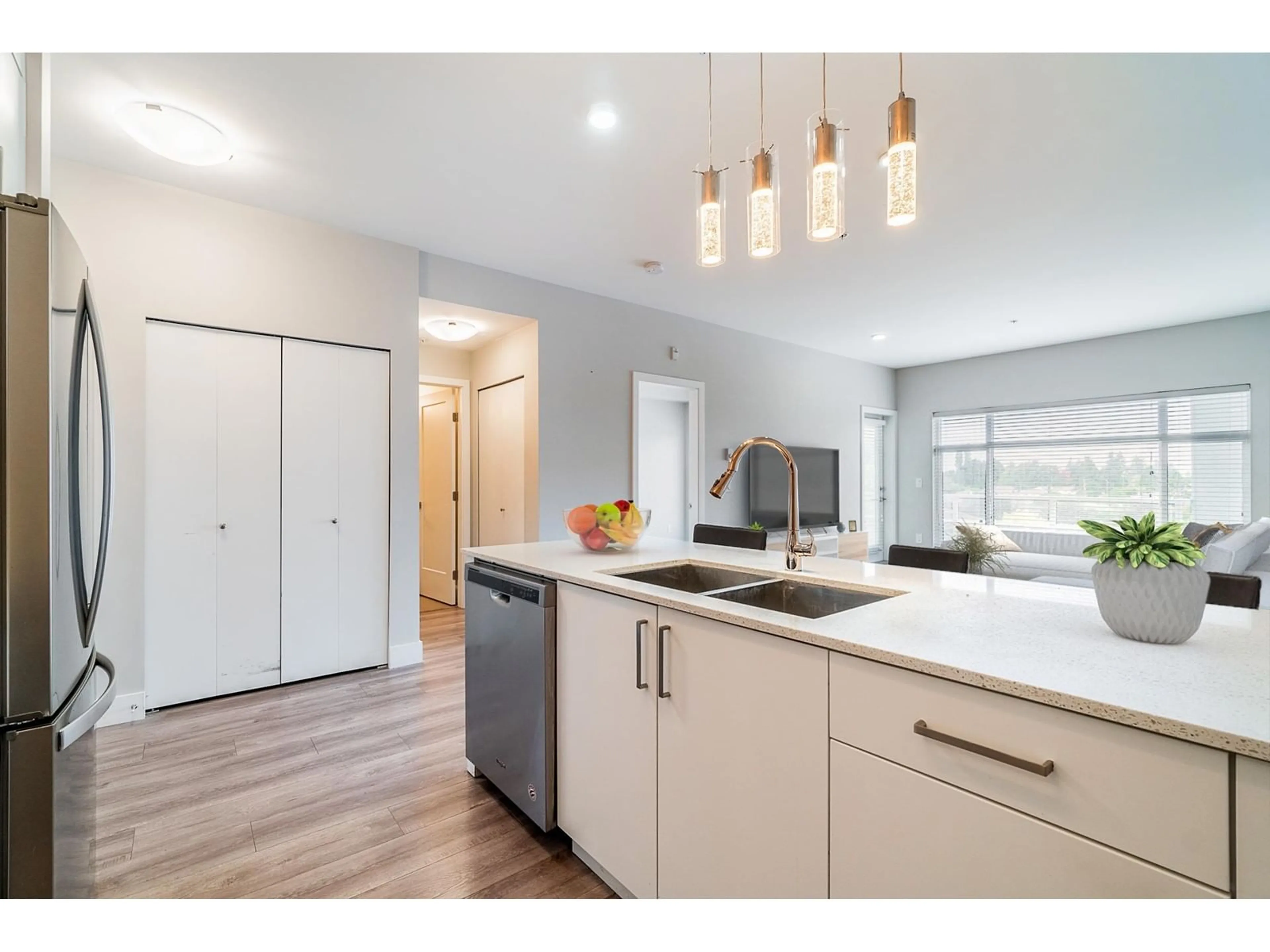 Open concept kitchen, wood/laminate floor for 611 8380 200A STREET, Langley British Columbia V2Y3S5