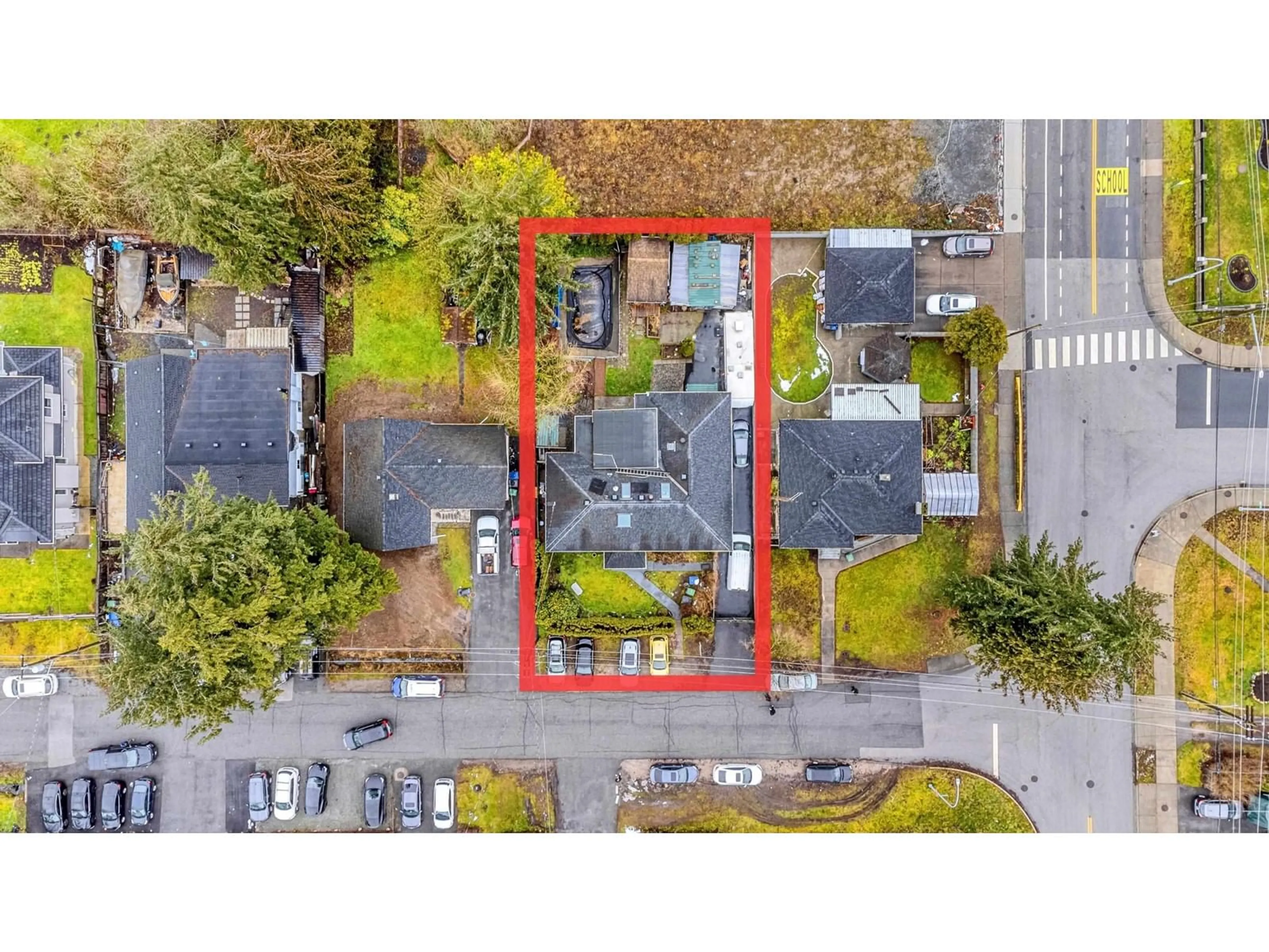 A pic from outside/outdoor area/front of a property/back of a property/a pic from drone, street for 10018 123A STREET, Surrey British Columbia V3V4R4