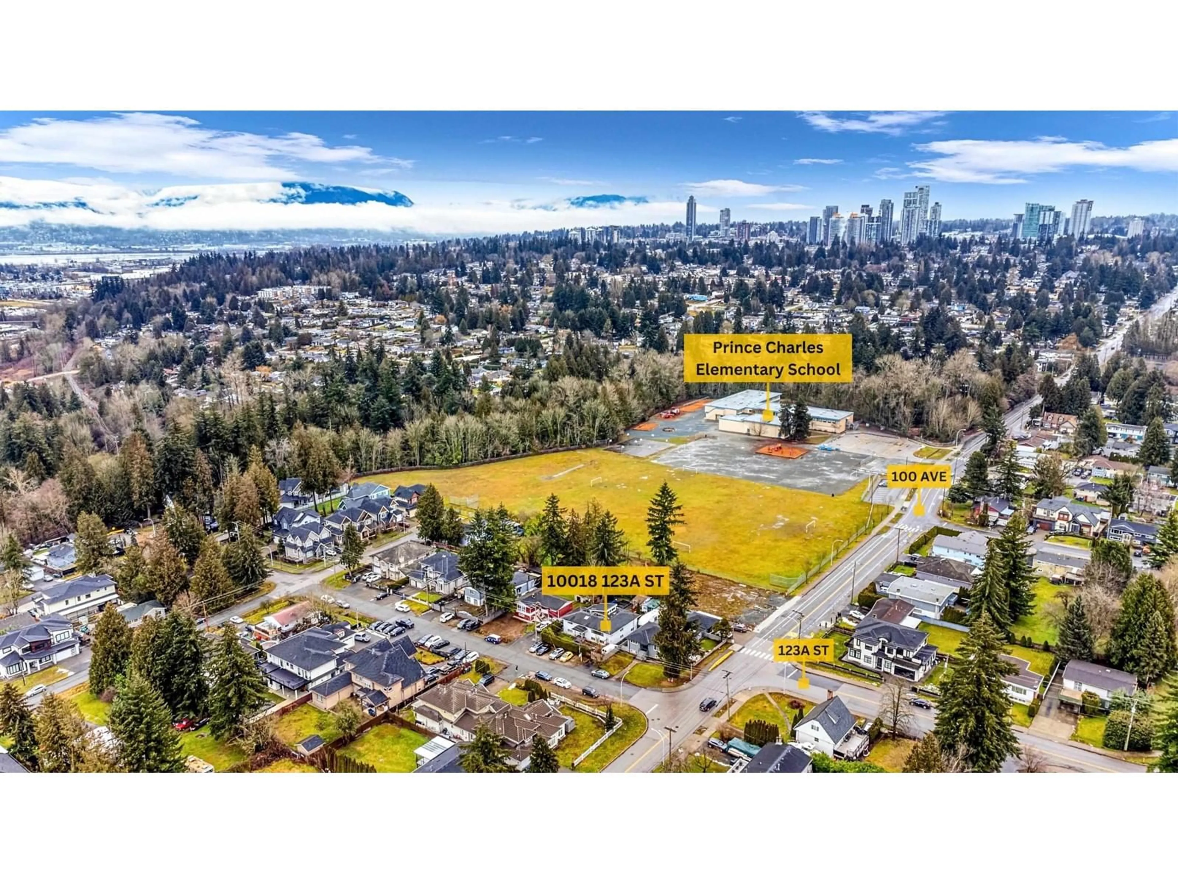 A pic from outside/outdoor area/front of a property/back of a property/a pic from drone, mountain view for 10018 123A STREET, Surrey British Columbia V3V4R4