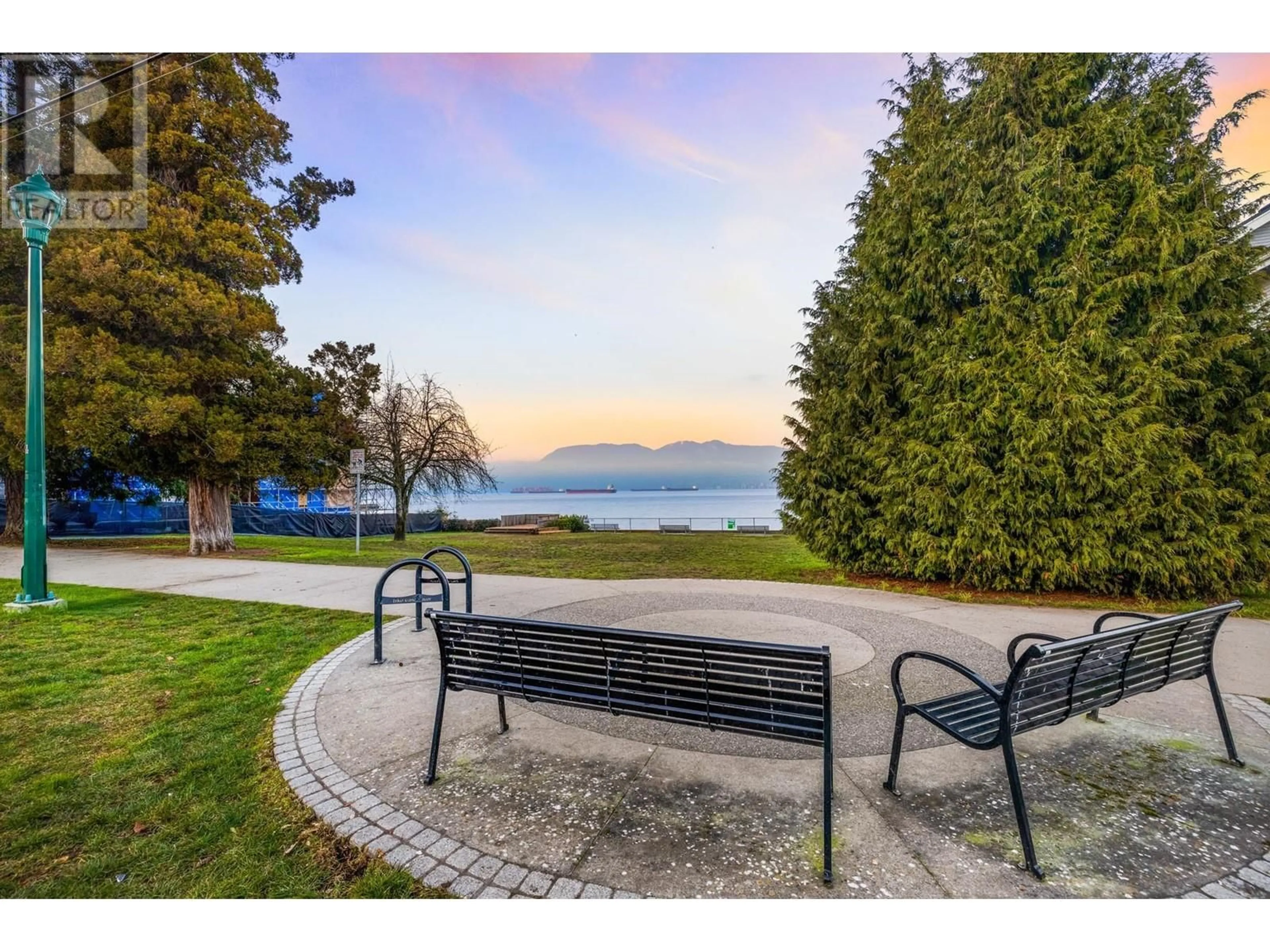 Patio, water/lake/river/ocean view for 3216 W 1ST AVENUE, Vancouver British Columbia V6K1H5