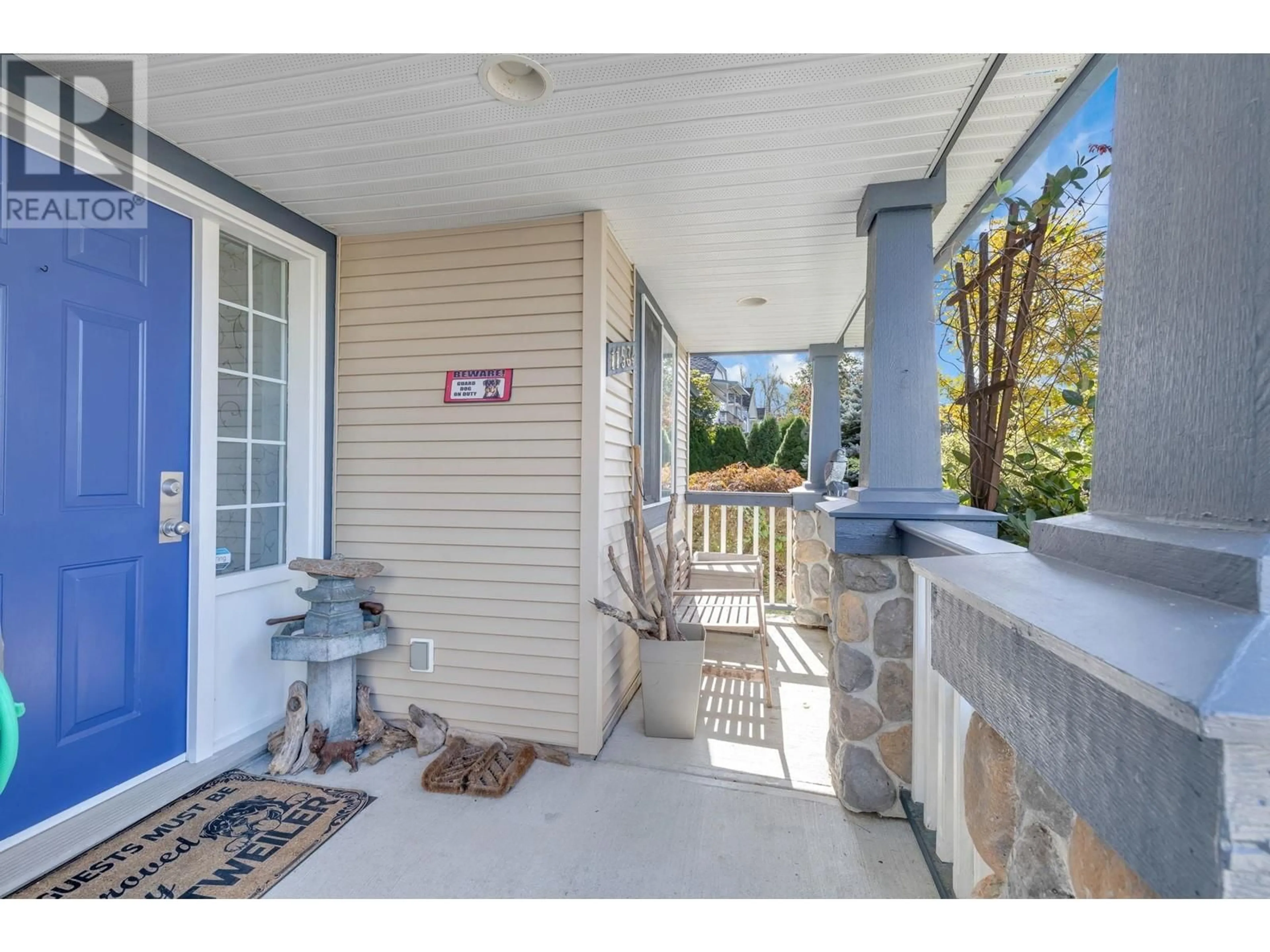 Indoor entryway for 11534 228 STREET, Maple Ridge British Columbia V2X3N6