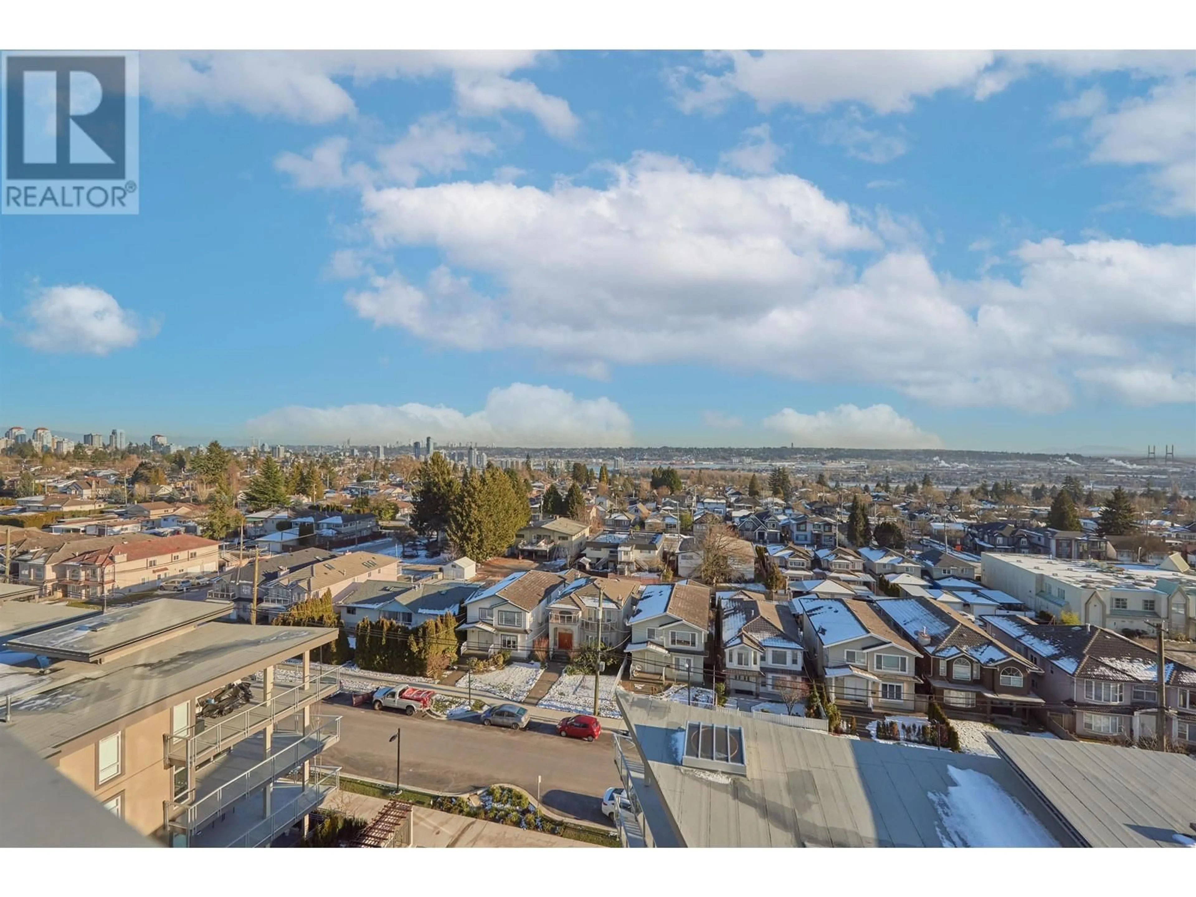 A pic from outside/outdoor area/front of a property/back of a property/a pic from drone, city buildings view from balcony for 802 7769 PARK CRESCENT, Burnaby British Columbia V3N0J7