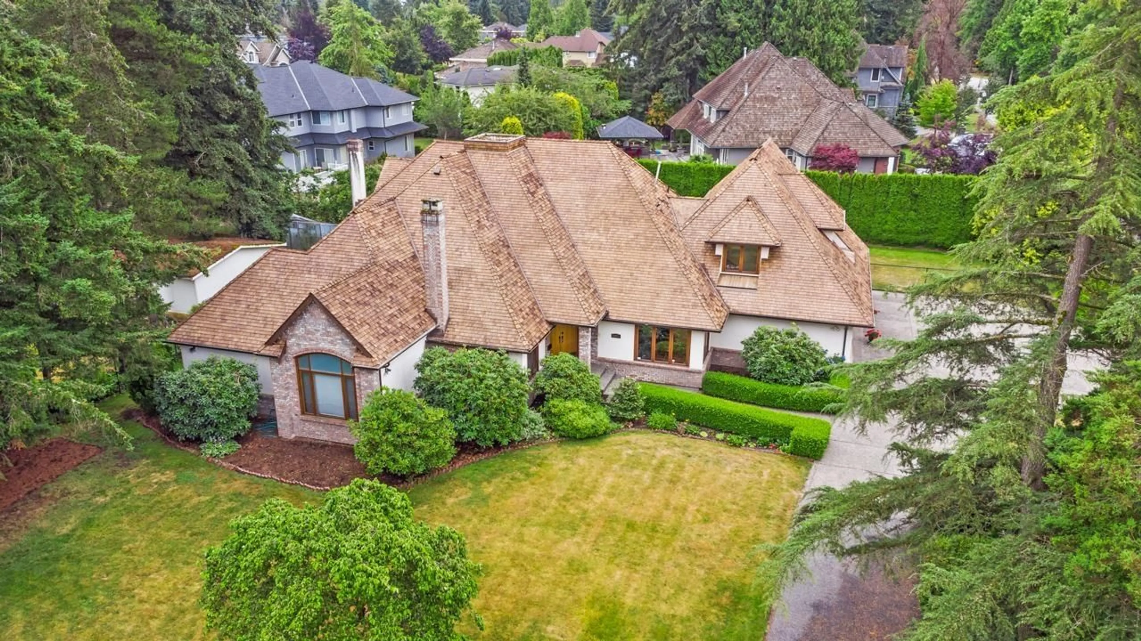 A pic from outside/outdoor area/front of a property/back of a property/a pic from drone, street for 13822 24 AVENUE, Surrey British Columbia V4A2G9