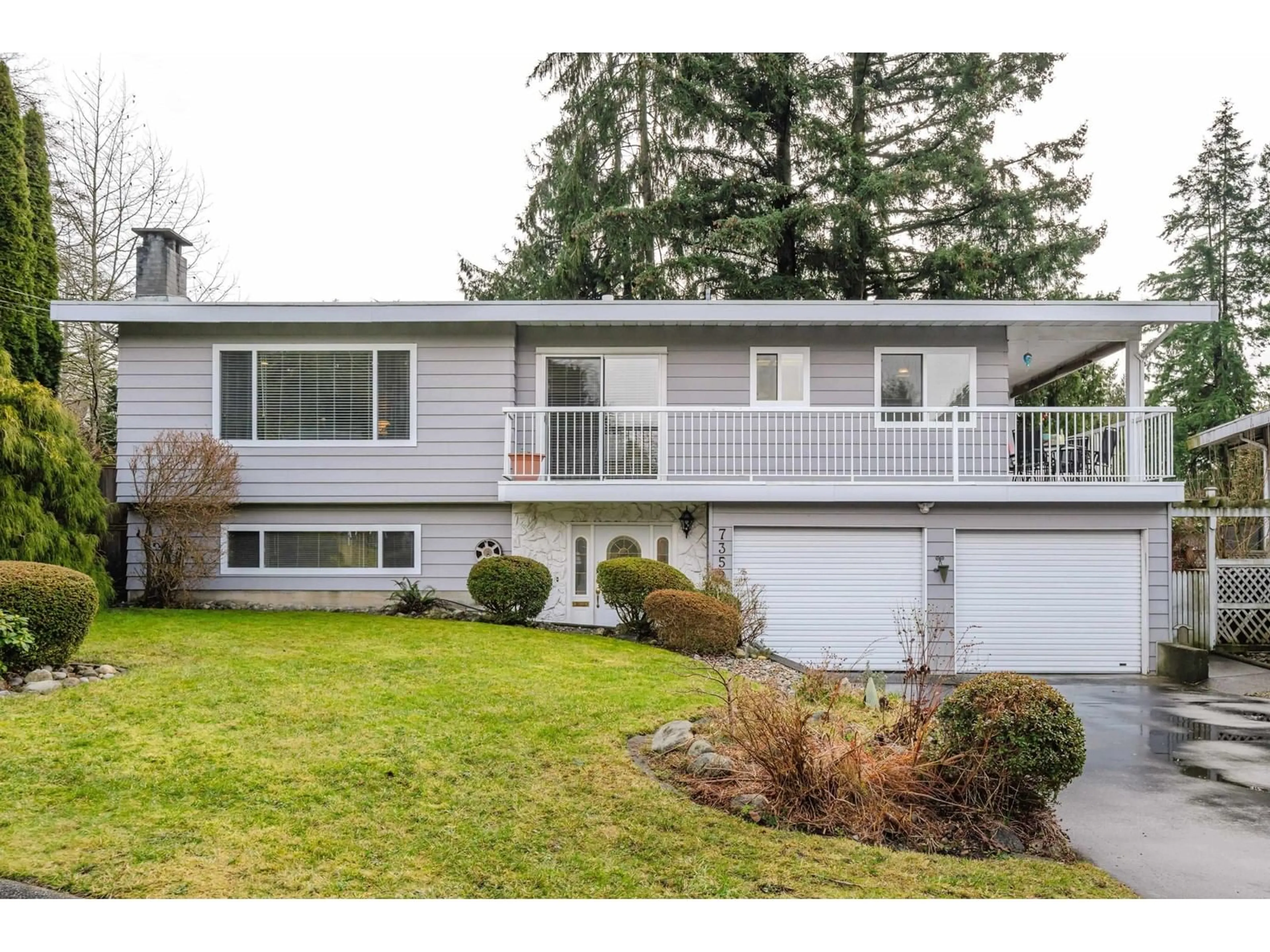 Home with vinyl exterior material, street for 7352 WHITBY, Delta British Columbia V4C4M7
