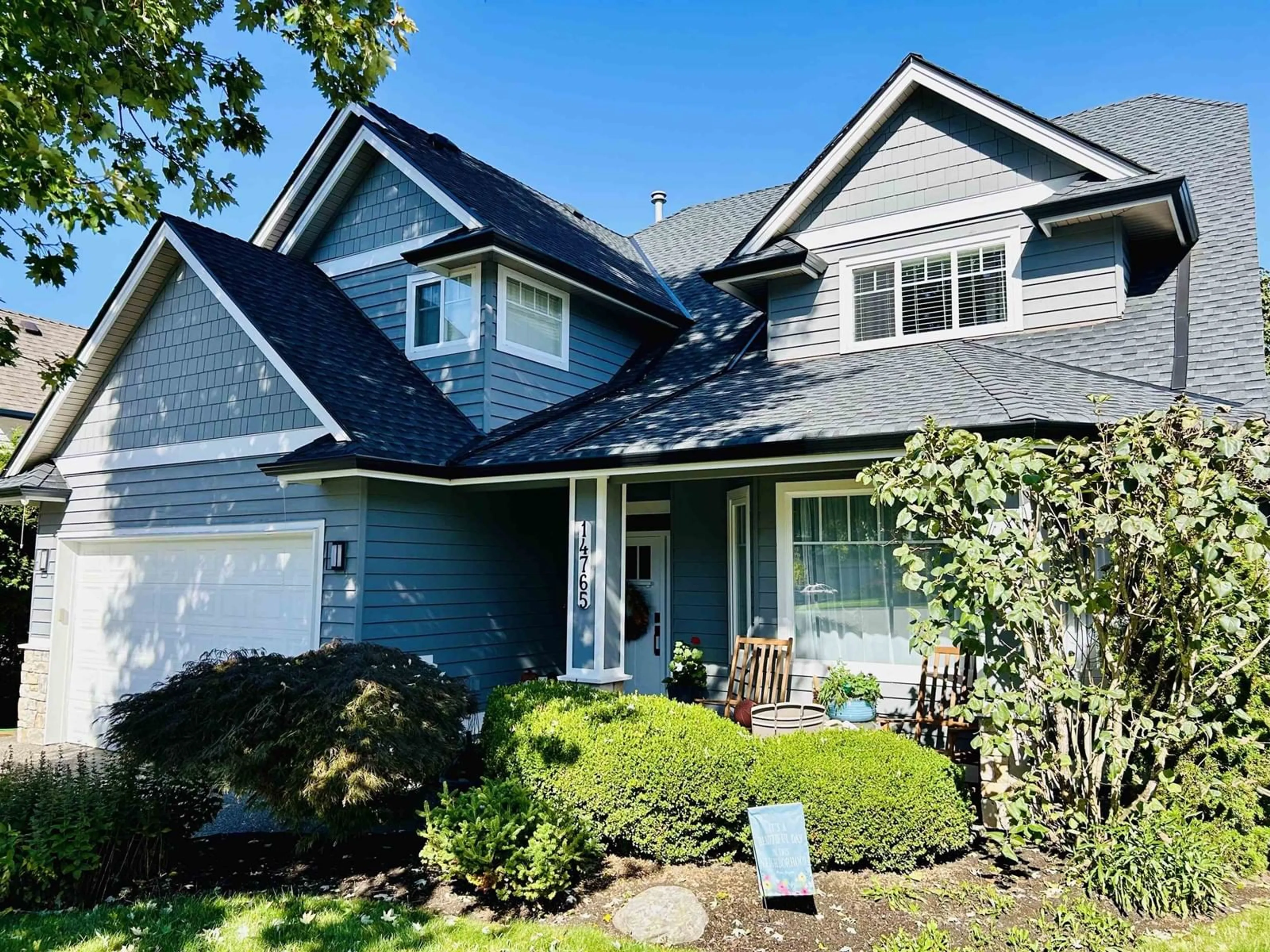 Home with vinyl exterior material, street for 14765 31, Surrey British Columbia V4P3E7