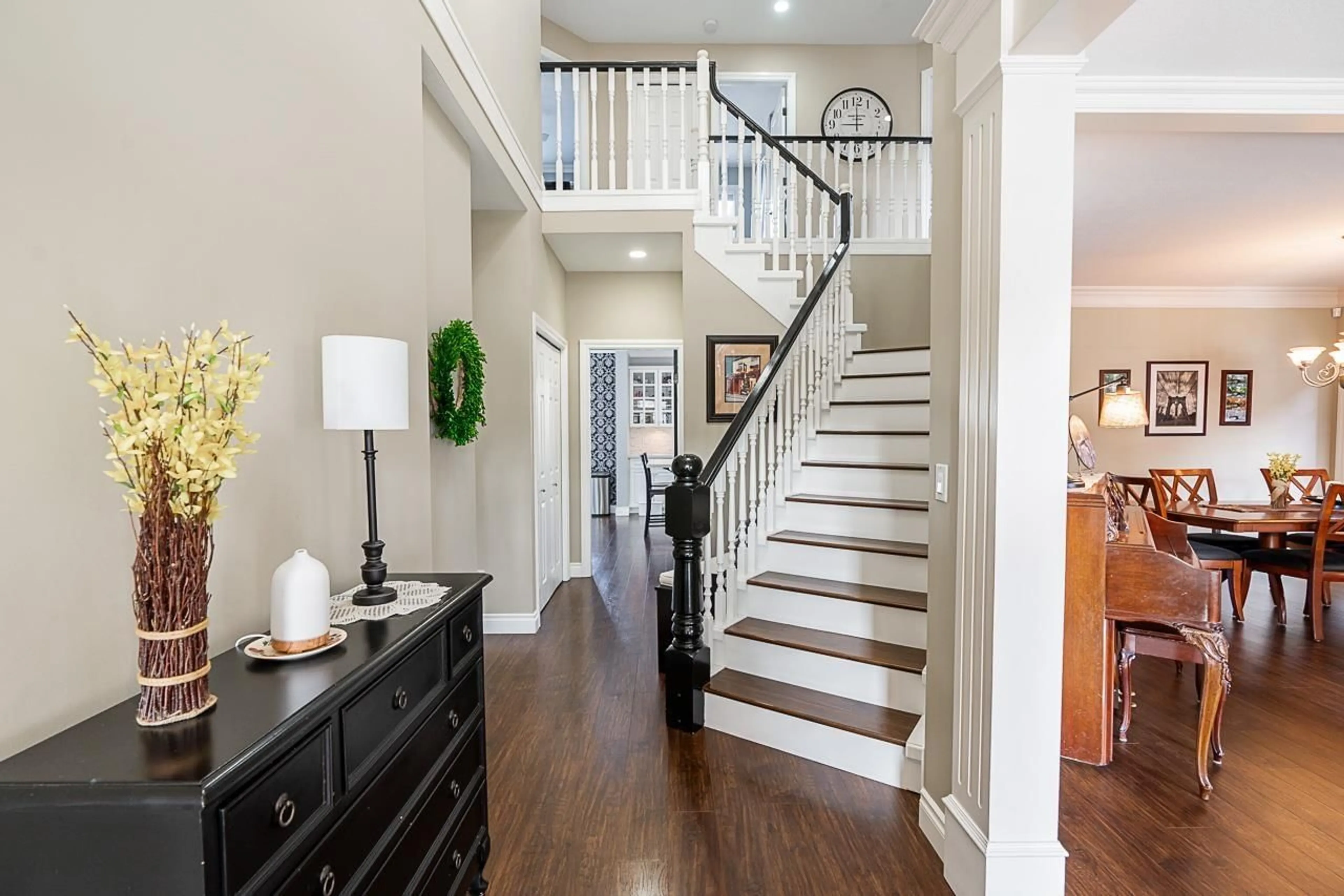 Indoor entryway for 14765 31, Surrey British Columbia V4P3E7