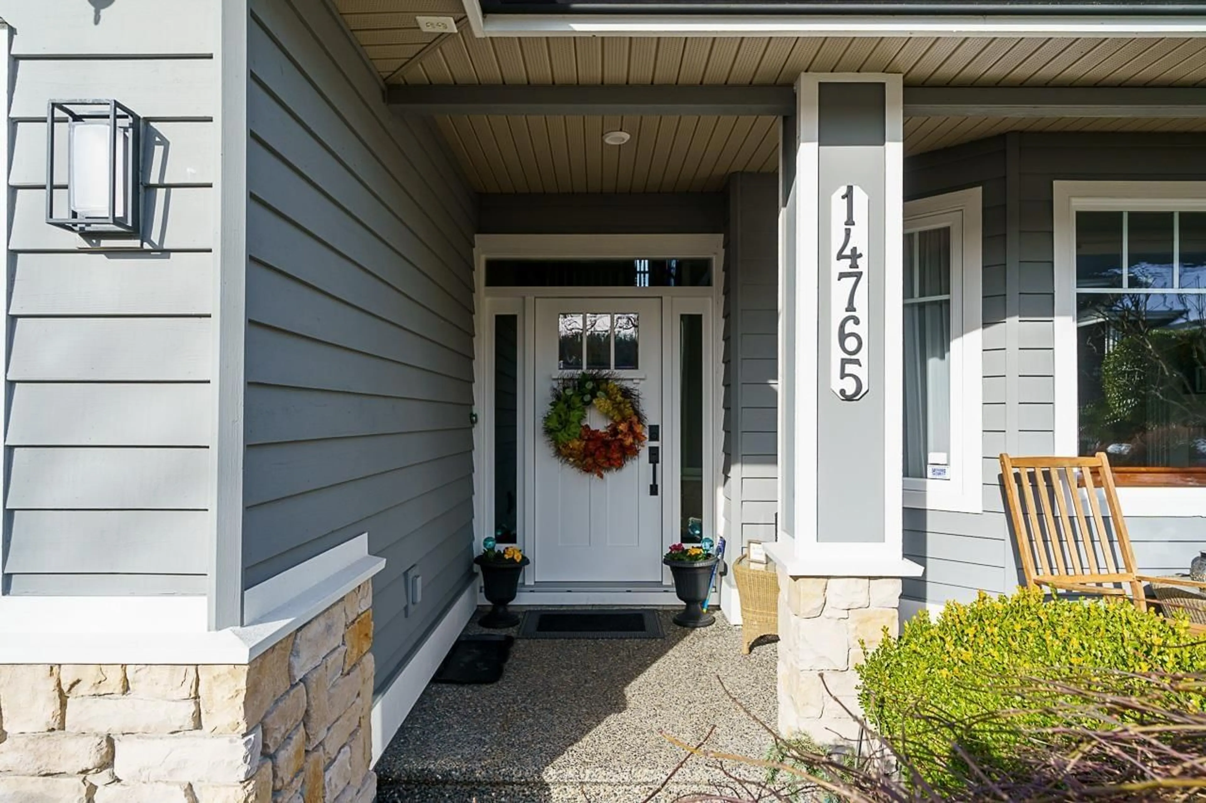 Indoor entryway for 14765 31 AVENUE, Surrey British Columbia V4P3E7