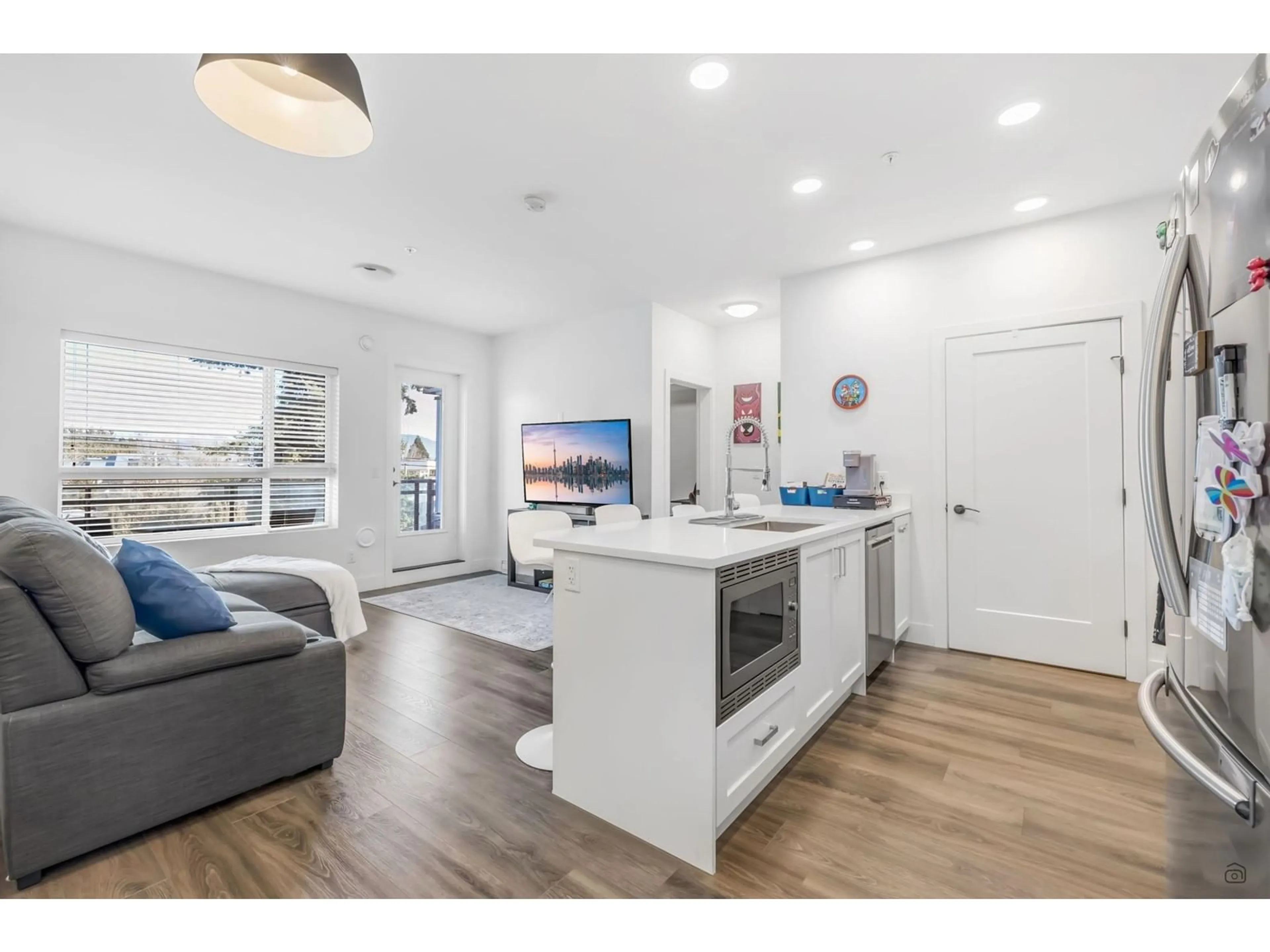 Open concept kitchen, unknown for 406 - 33568 GEORGE FERGUSON, Abbotsford British Columbia V3S5J9
