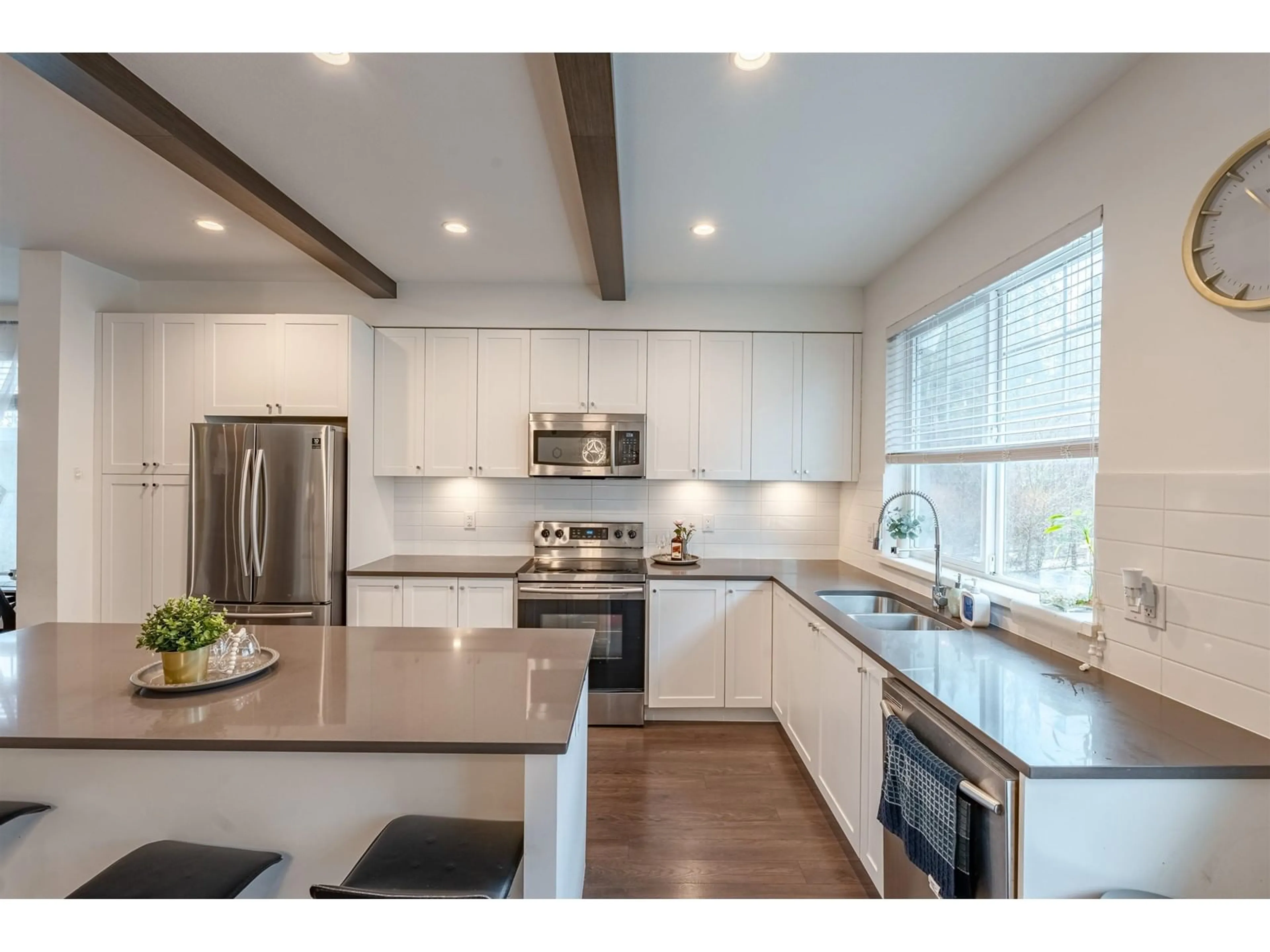 Open concept kitchen, unknown for 84 - 8168 136A, Surrey British Columbia V3W2Z6