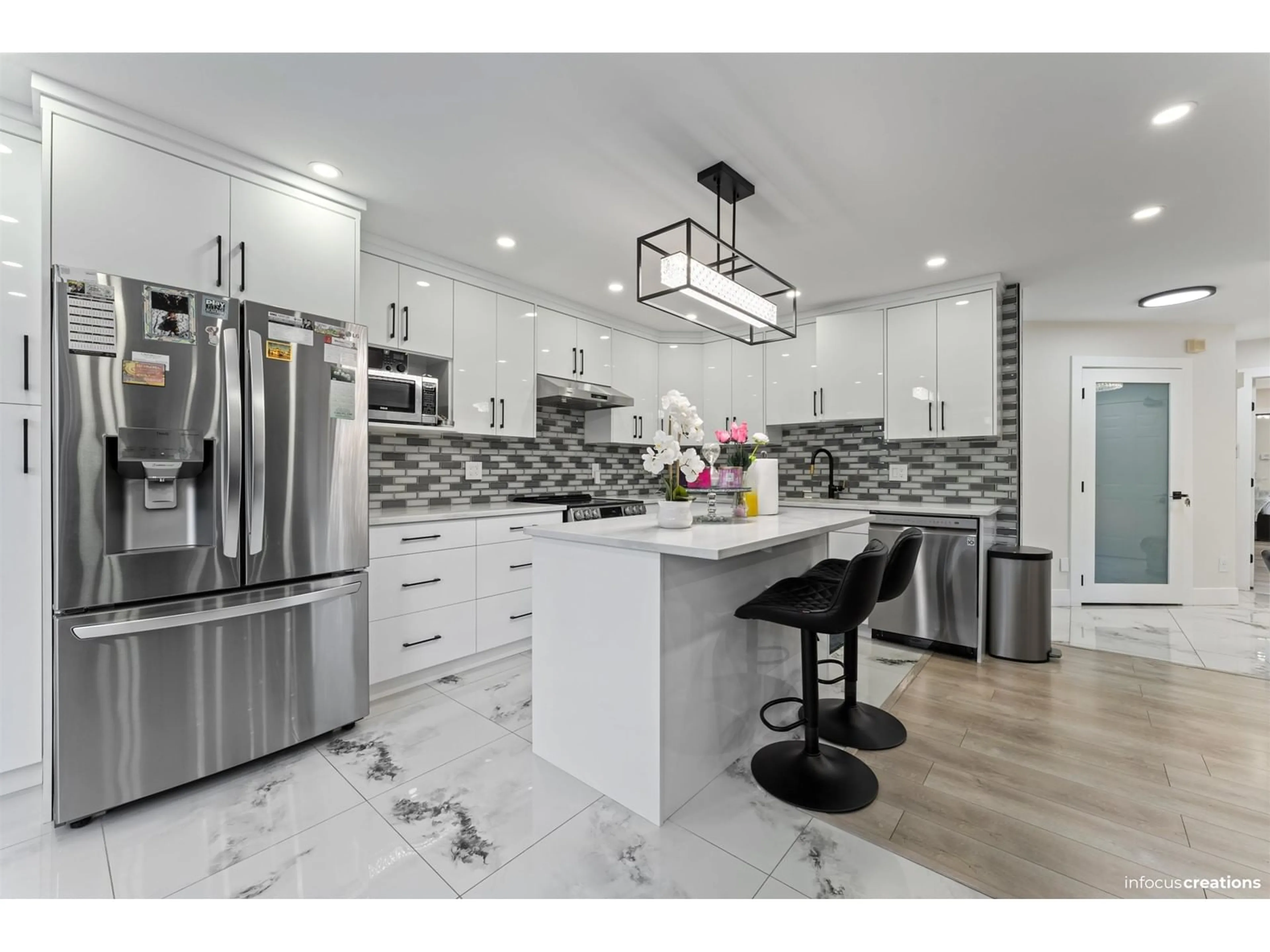 Contemporary kitchen, ceramic/tile floor for 801 8972 FLEETWOOD WAY, Surrey British Columbia V3R0T5