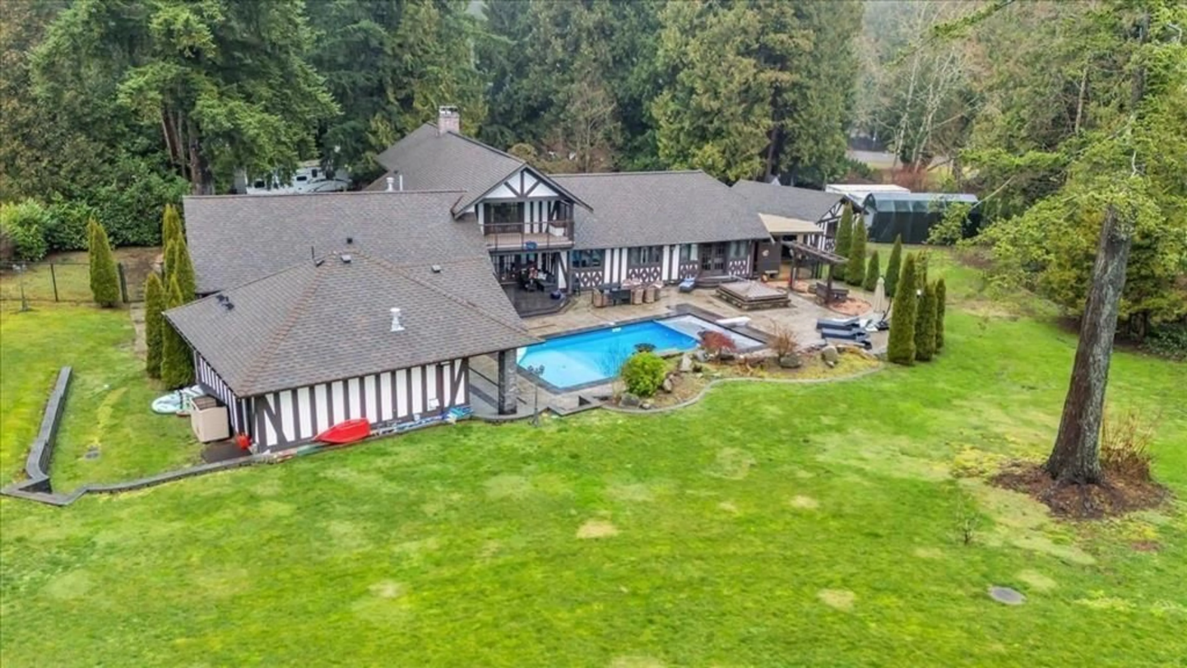 A pic from outside/outdoor area/front of a property/back of a property/a pic from drone, water/lake/river/ocean view for 20077 FERNRIDGE CRESCENT, Langley British Columbia V2Z1X4