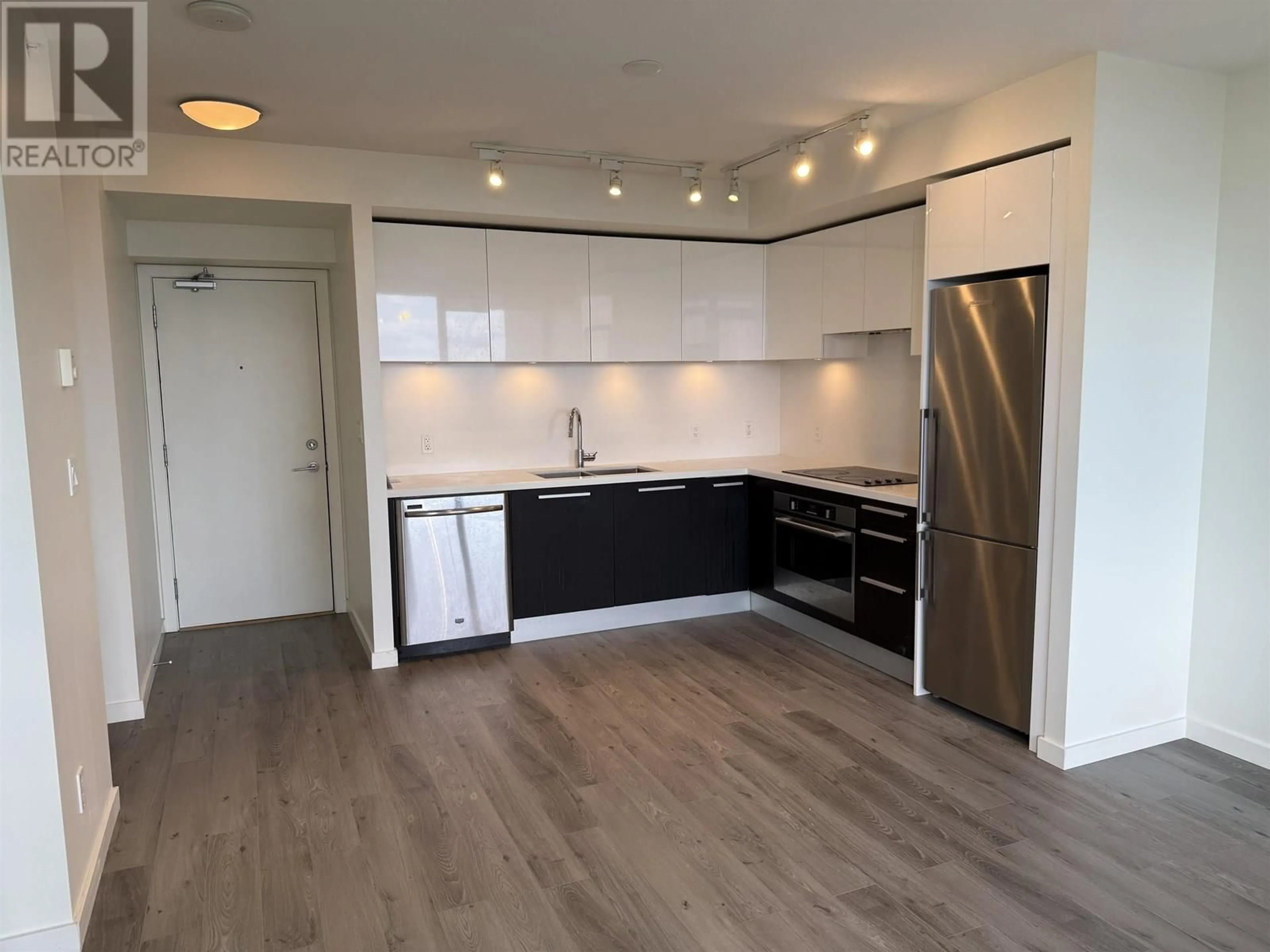 Standard kitchen, wood/laminate floor for 2206 - 6333 SILVER AVENUE, Burnaby British Columbia V5H0C3