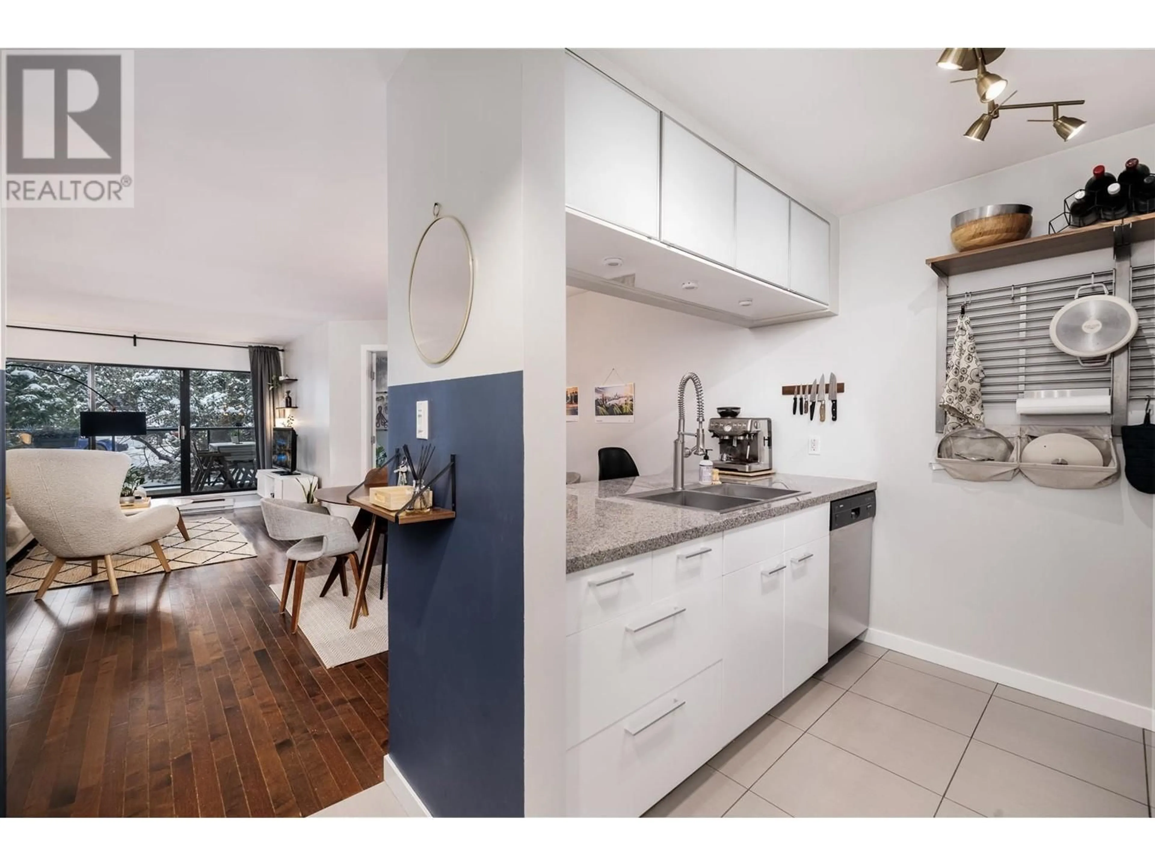 Open concept kitchen, unknown for 115 2222 PRINCE EDWARD STREET, Vancouver British Columbia V5T4M6