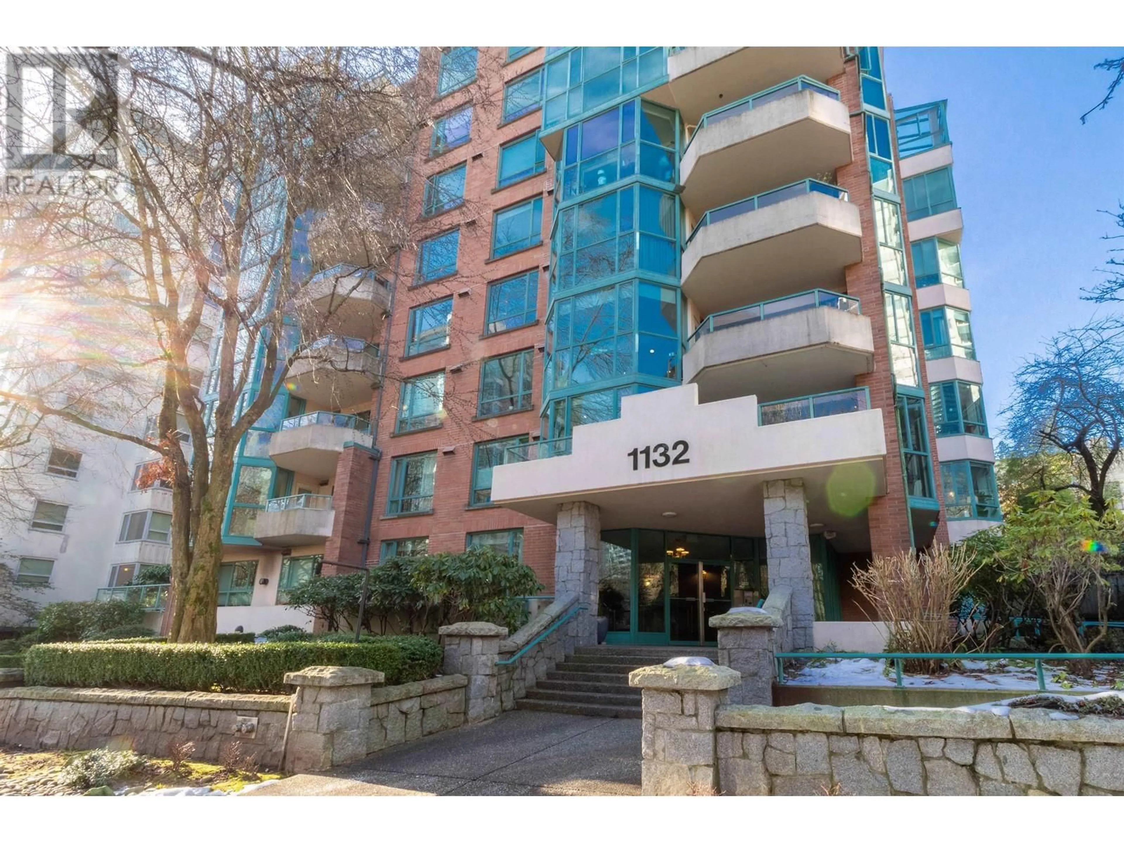 Indoor foyer for 801 1132 HARO STREET, Vancouver British Columbia V6E1C9