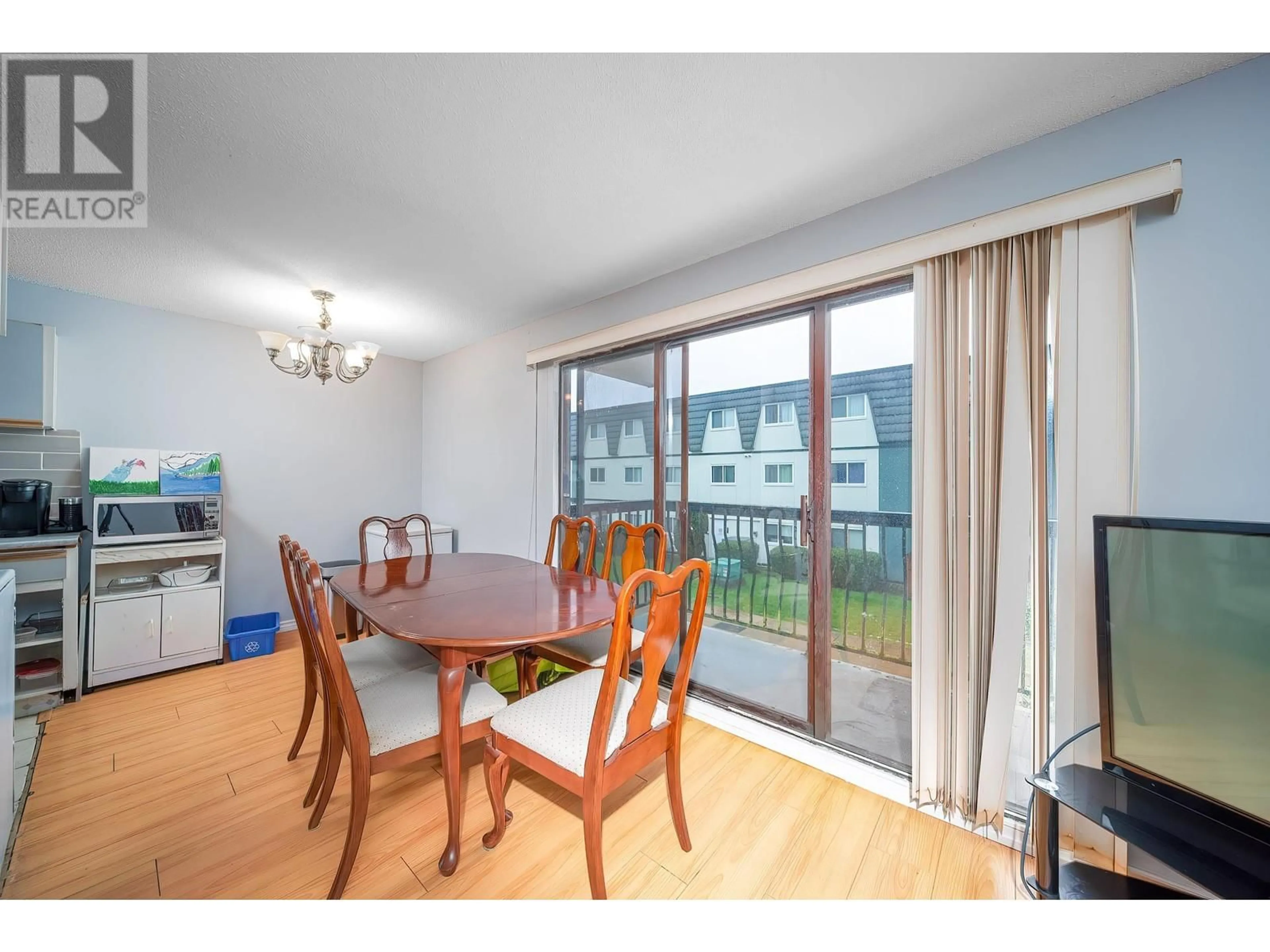 Dining room, wood/laminate floor for 270 - 8140 B WILLIAMS ROAD, Richmond British Columbia V7A1G5