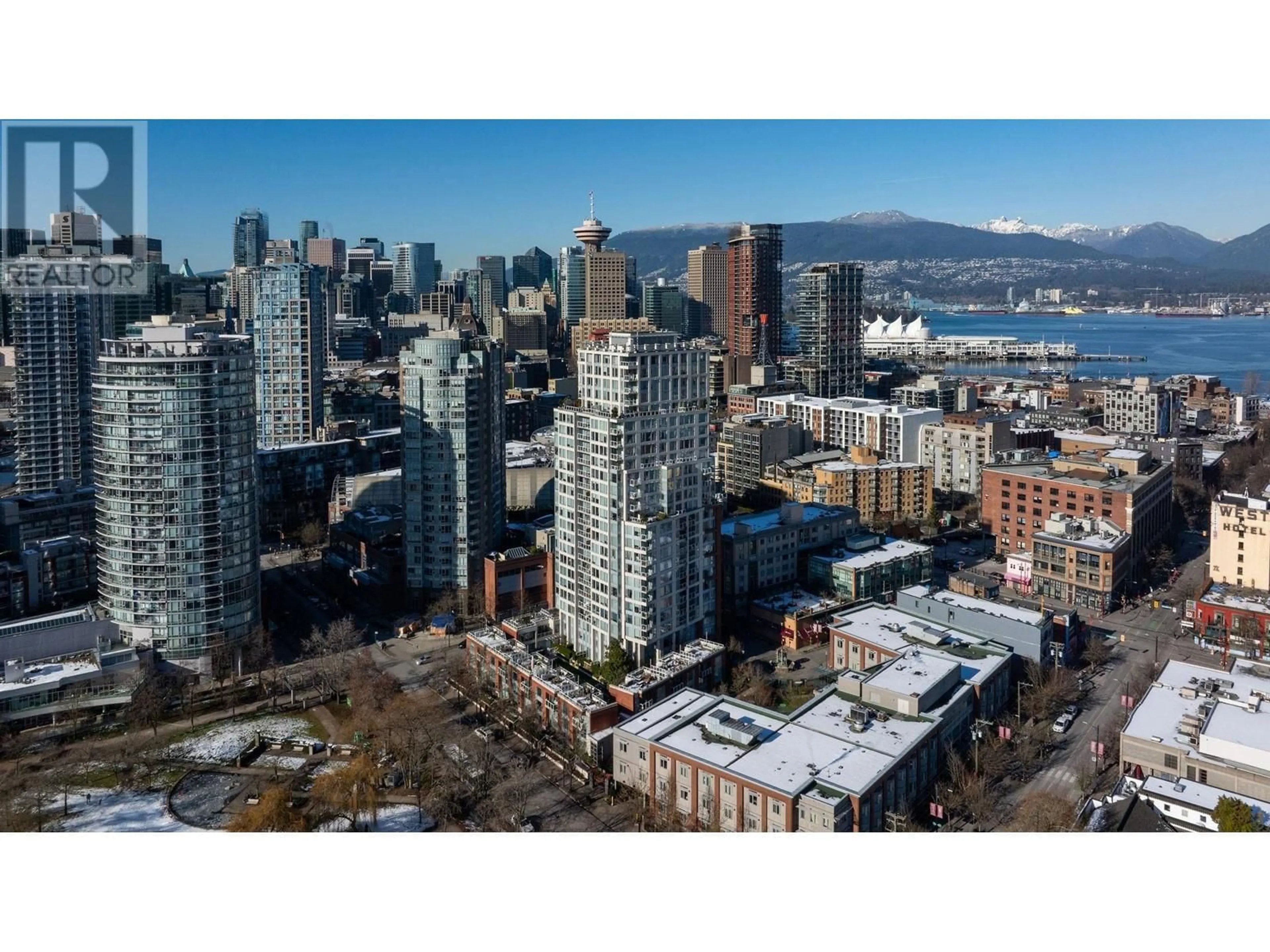 A pic from outside/outdoor area/front of a property/back of a property/a pic from drone, city buildings view from balcony for 1005 550 TAYLOR STREET, Vancouver British Columbia V6B1R1