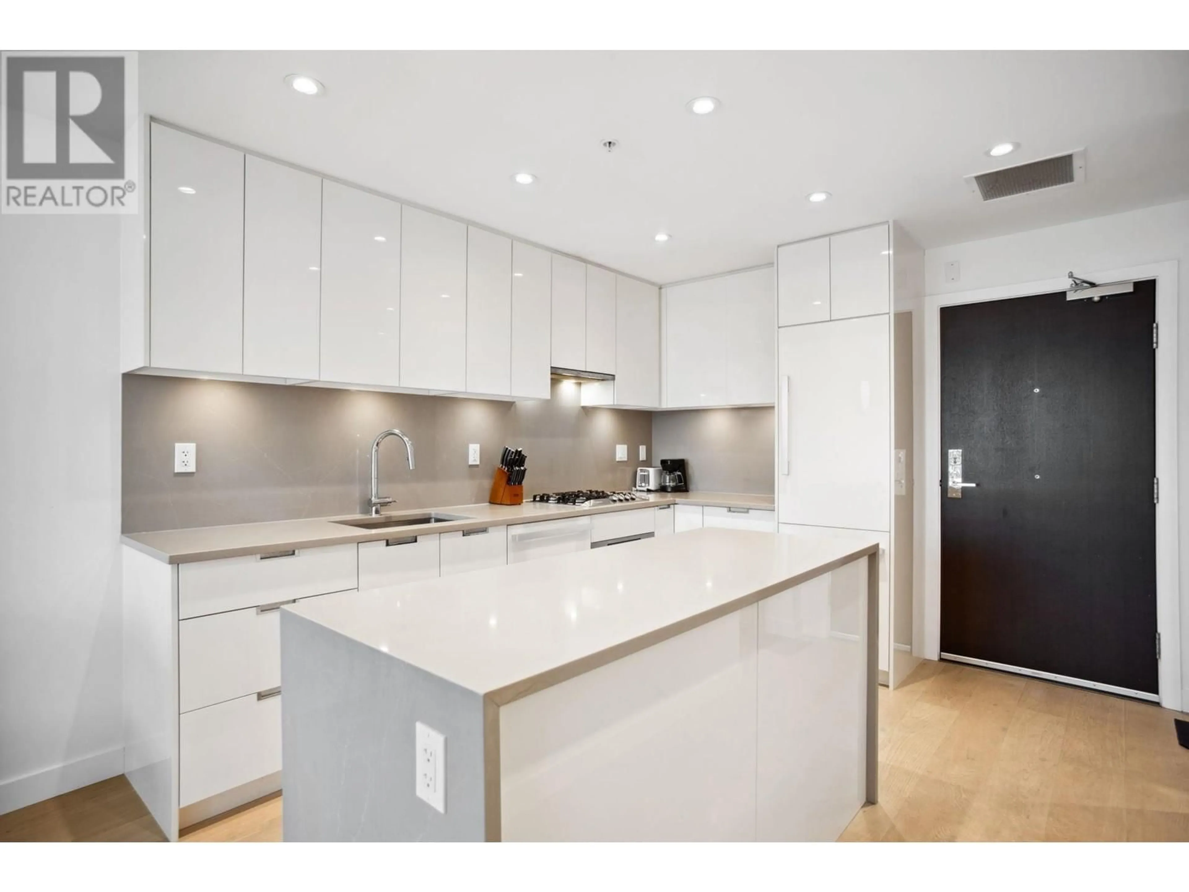 Contemporary kitchen, unknown for 602 6328 CAMBIE STREET, Vancouver British Columbia V5Z0K2