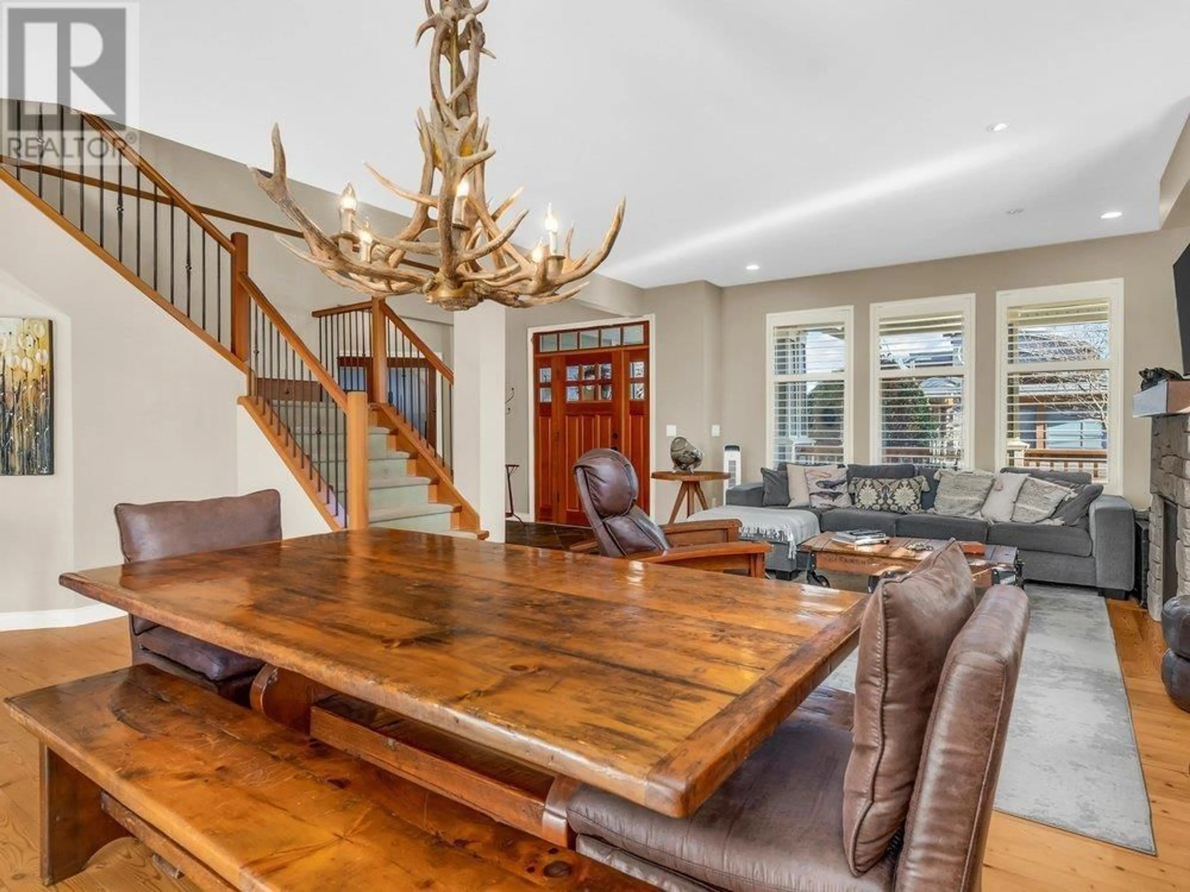 Dining room, wood/laminate floor for 367 CENTENNIAL PARKWAY, Delta British Columbia V4L1K8