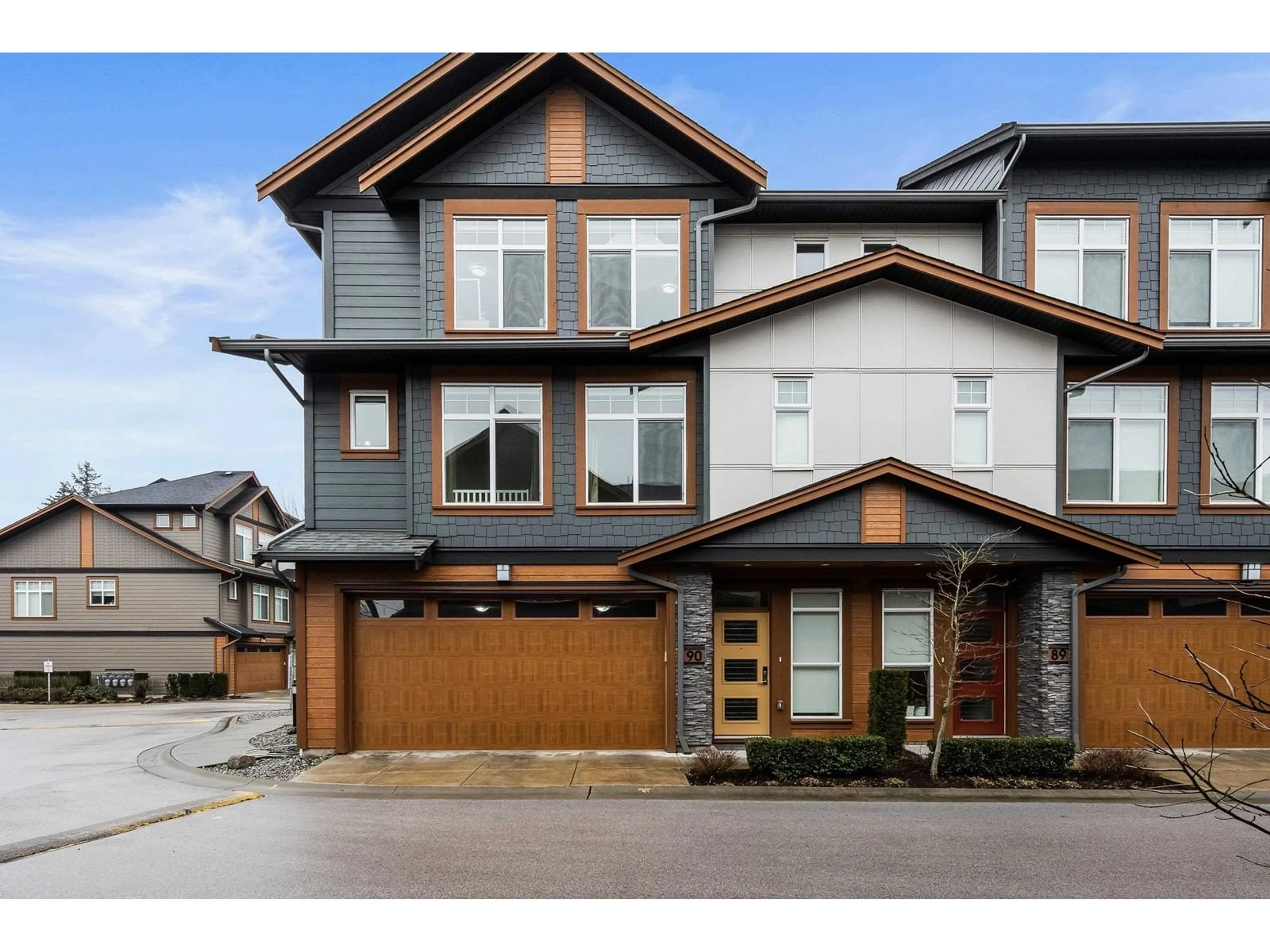 Home with brick exterior material, street for 90 - 17033 FRASER, Surrey British Columbia V4N6V2