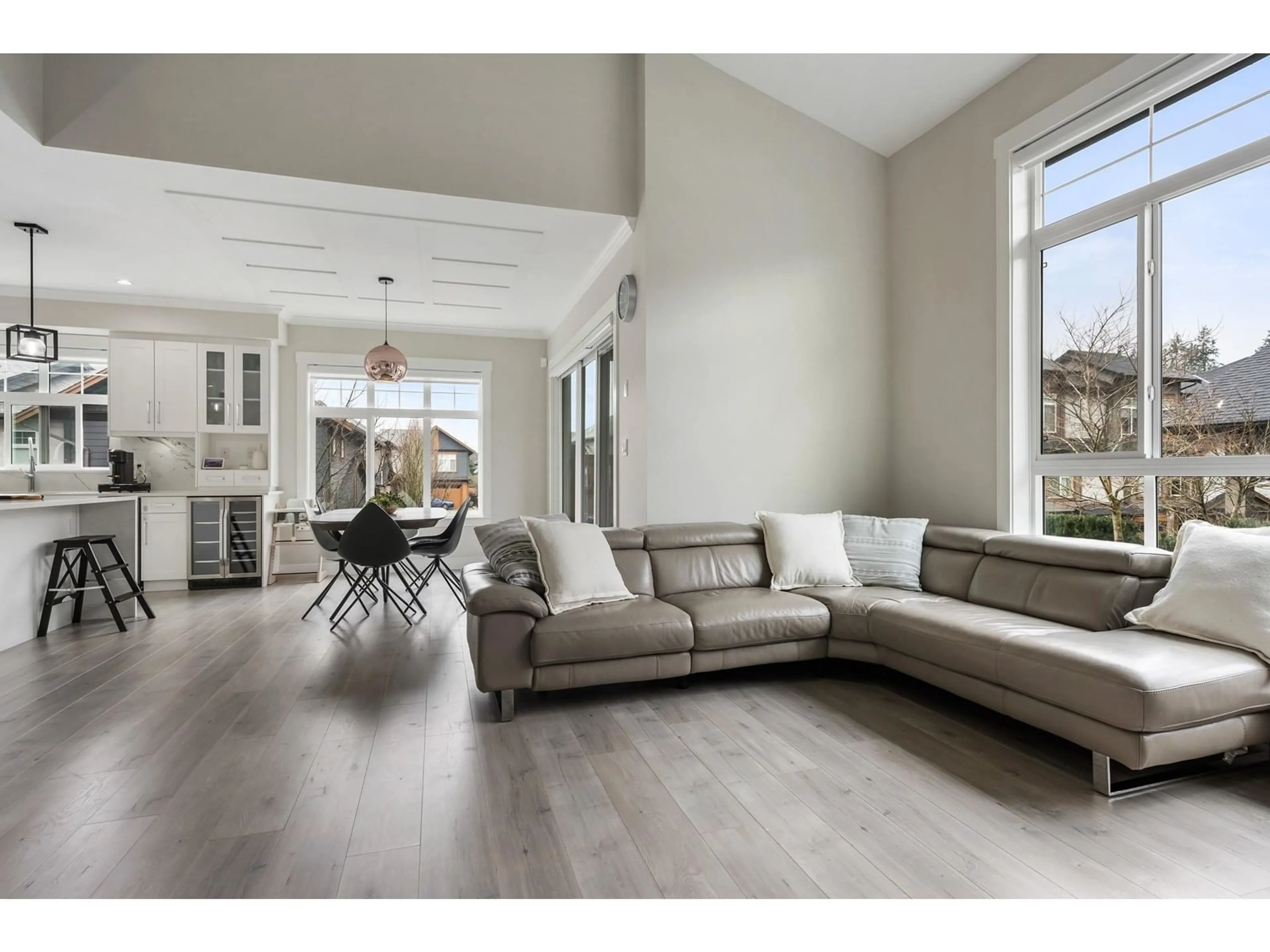 Living room with furniture, unknown for 90 - 17033 FRASER, Surrey British Columbia V4N6V2